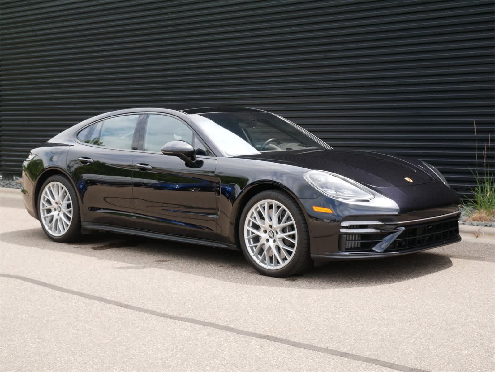 Thumbnail: 2021 Porsche Panamera - 27