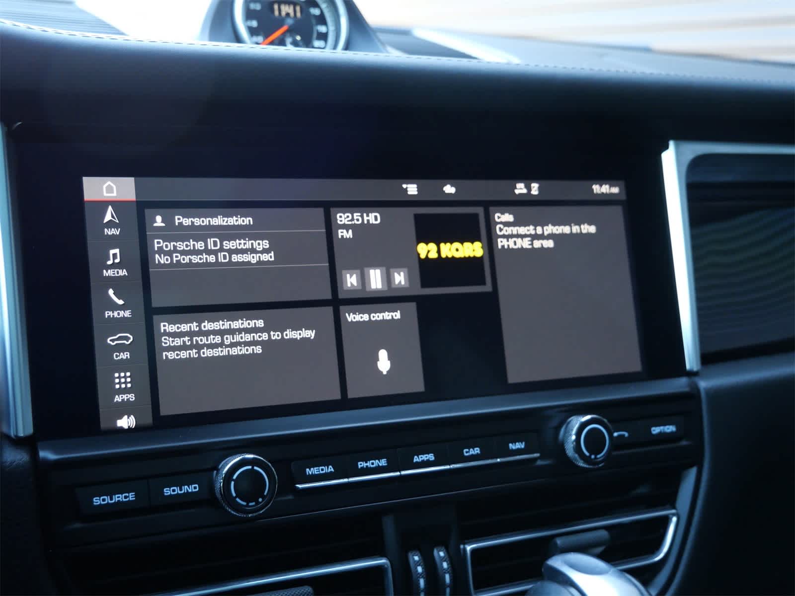 Thumbnail: 2021 Porsche Macan - 26