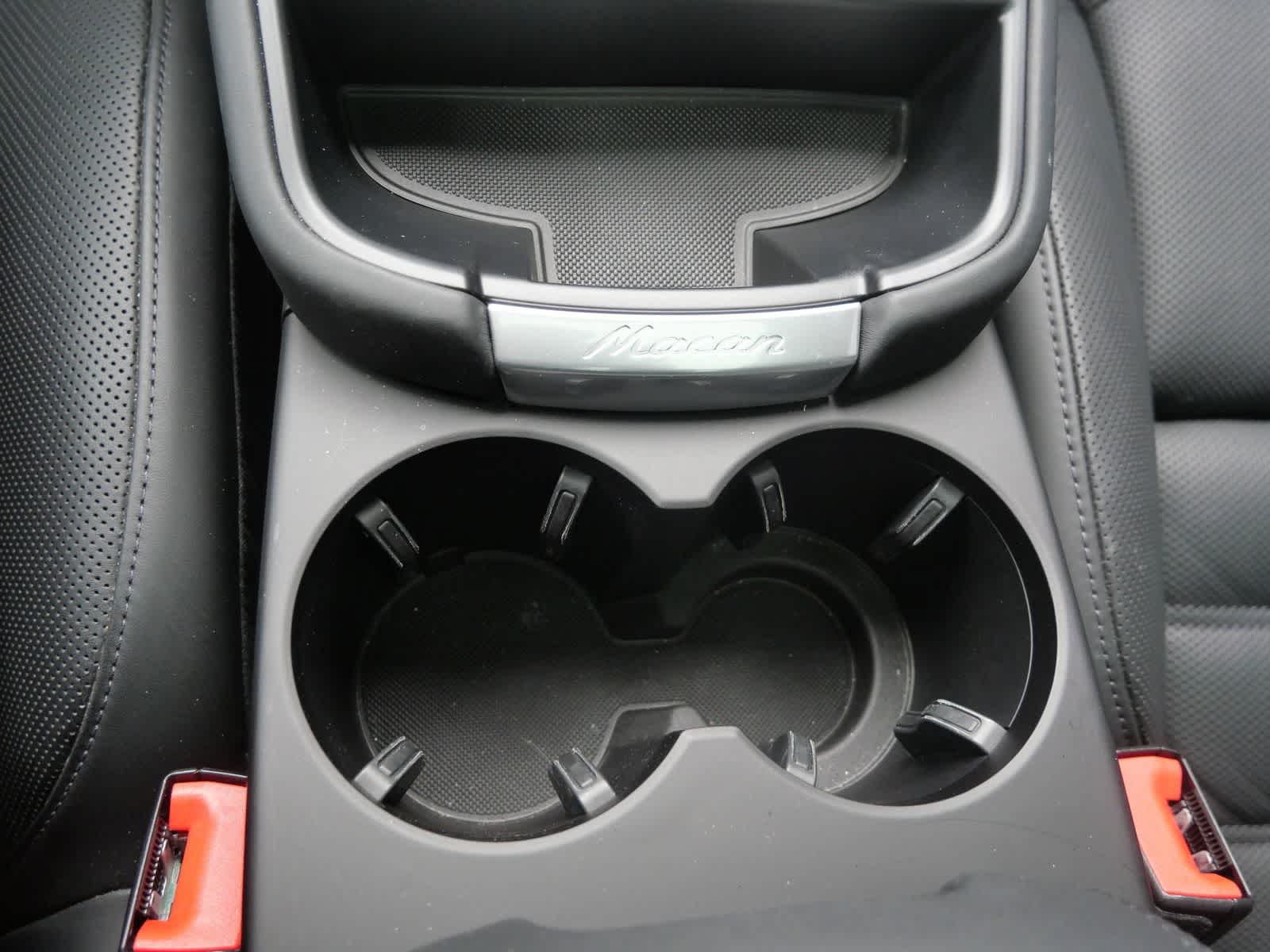 Thumbnail: 2023 Porsche Macan - 16