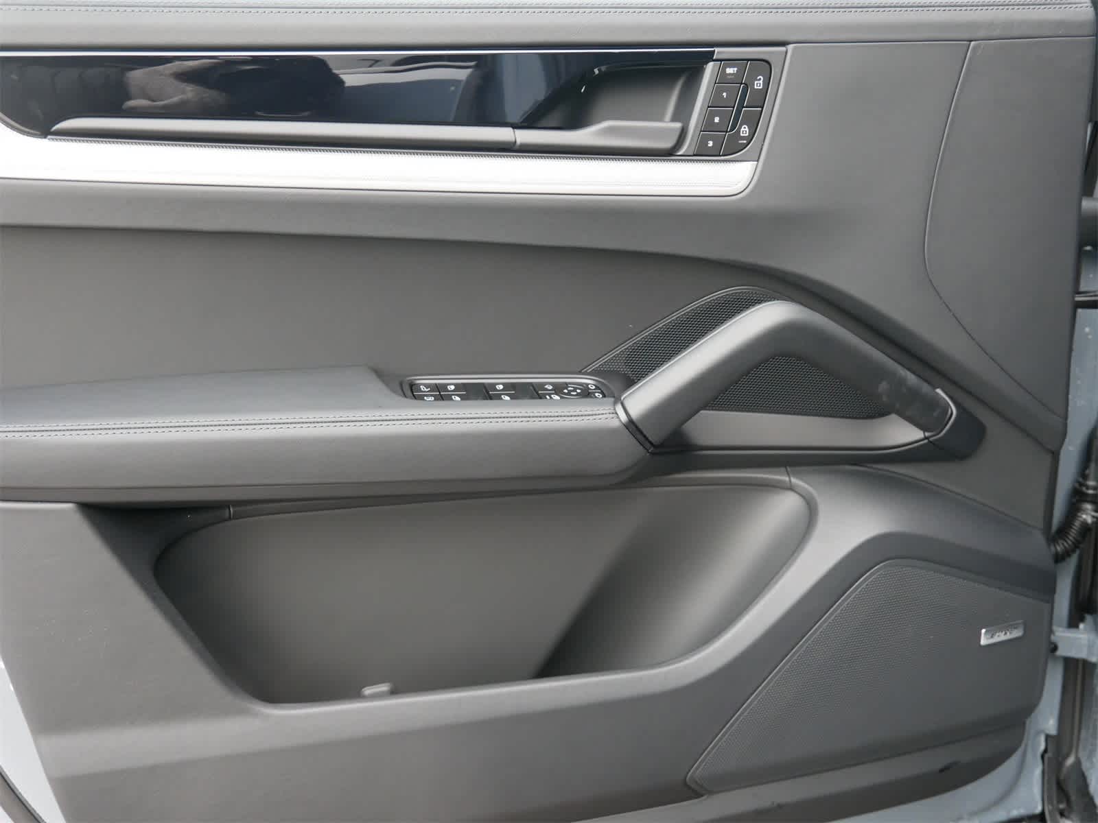 Thumbnail: 2026 Porsche Cayenne - 9