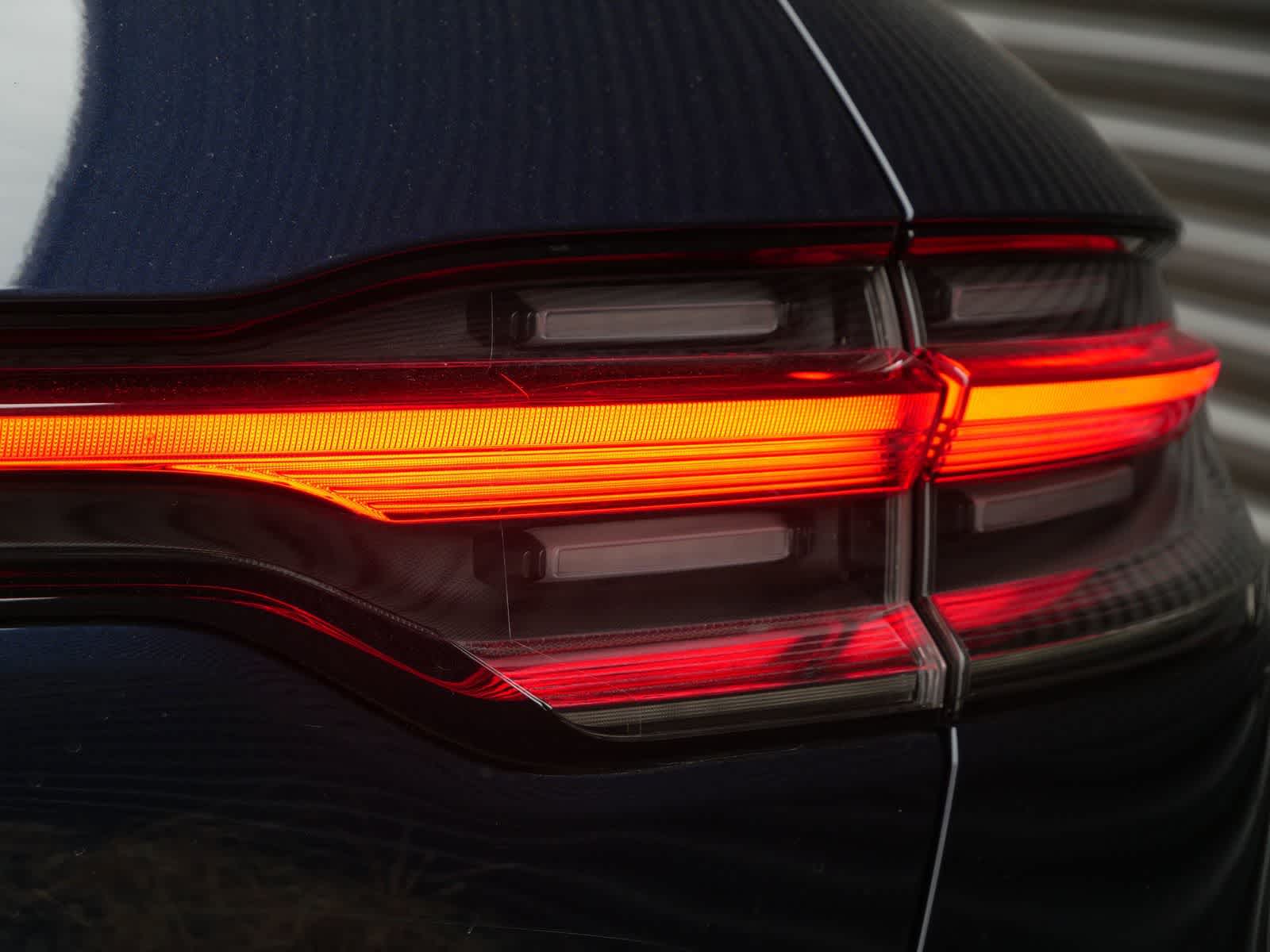Thumbnail: 2022 Porsche Macan - 8