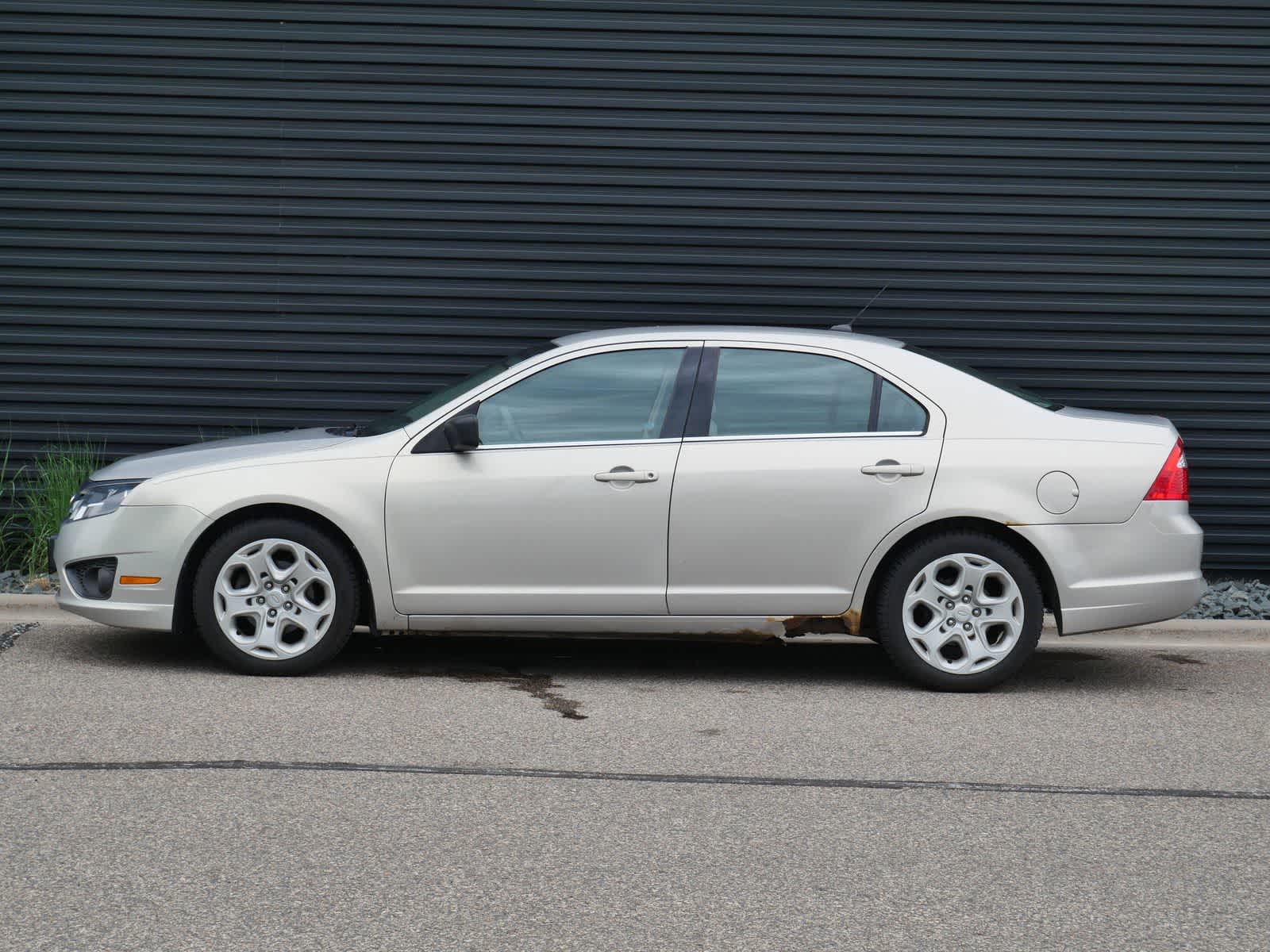 Thumbnail: 2010 Ford Fusion - 2