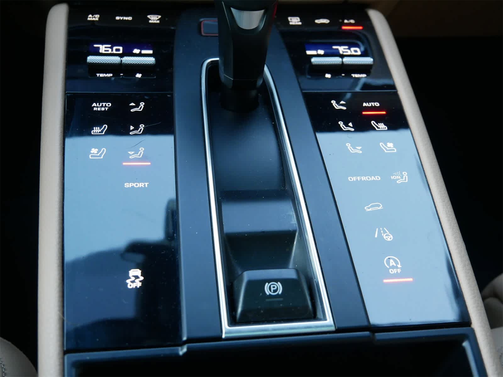 Thumbnail: 2024 Porsche Macan - 18