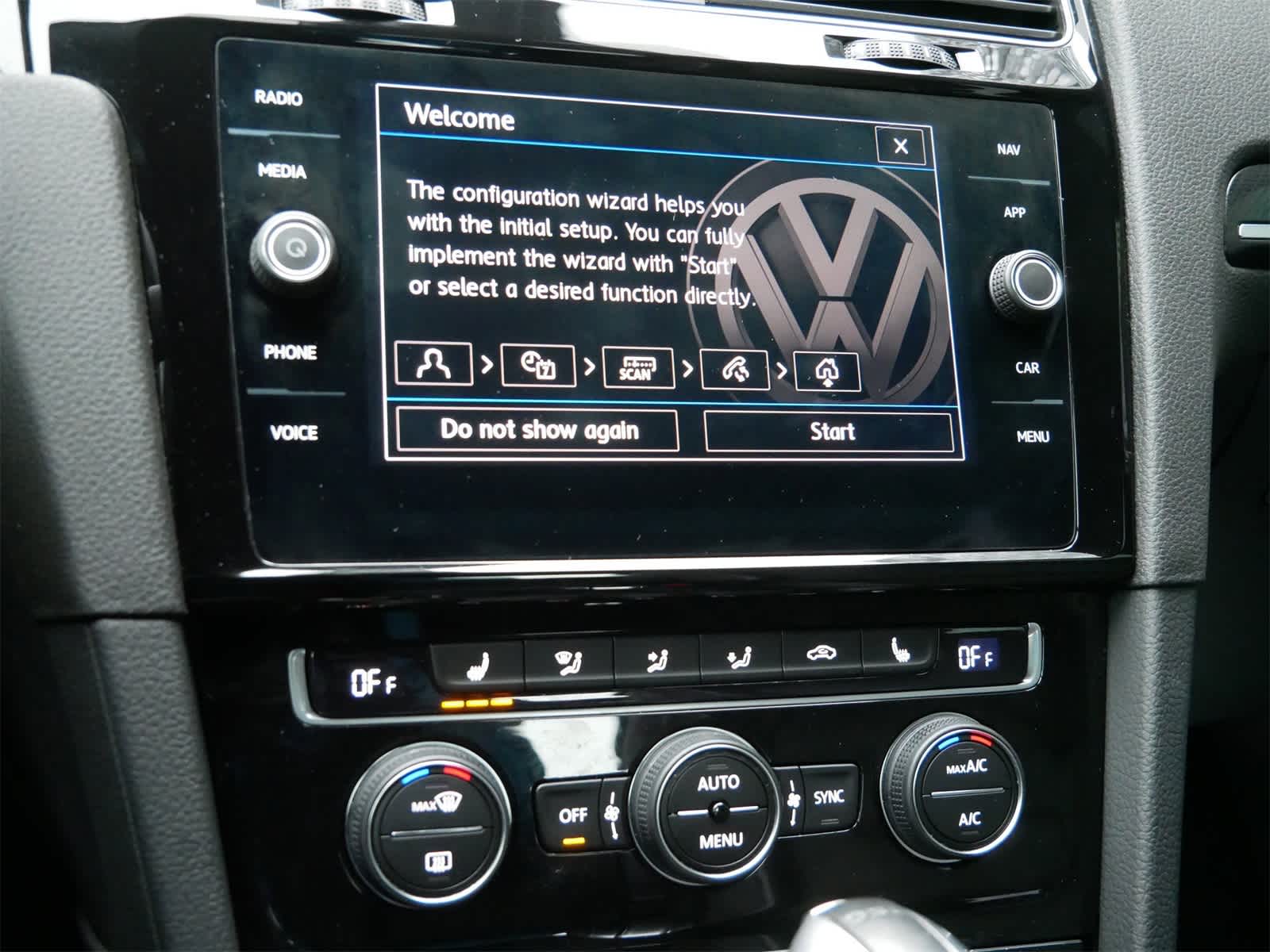 Thumbnail: 2019 Volkswagen Golf - 19