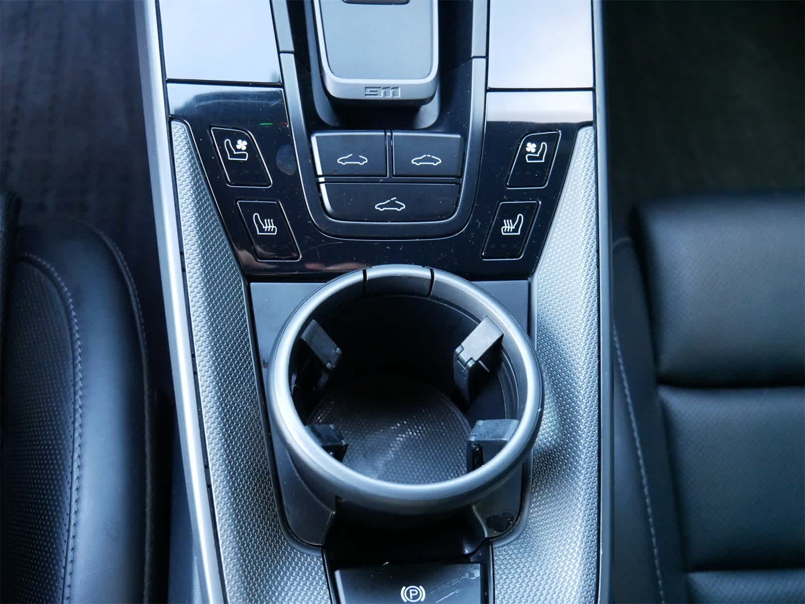 Thumbnail: 2020 Porsche 911 - 15