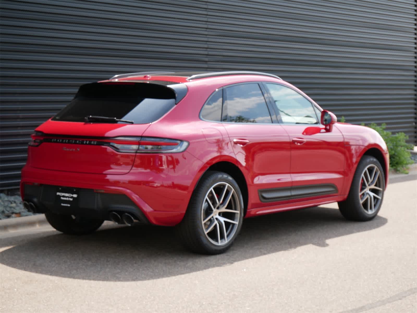 Thumbnail: 2025 Porsche Macan - 25