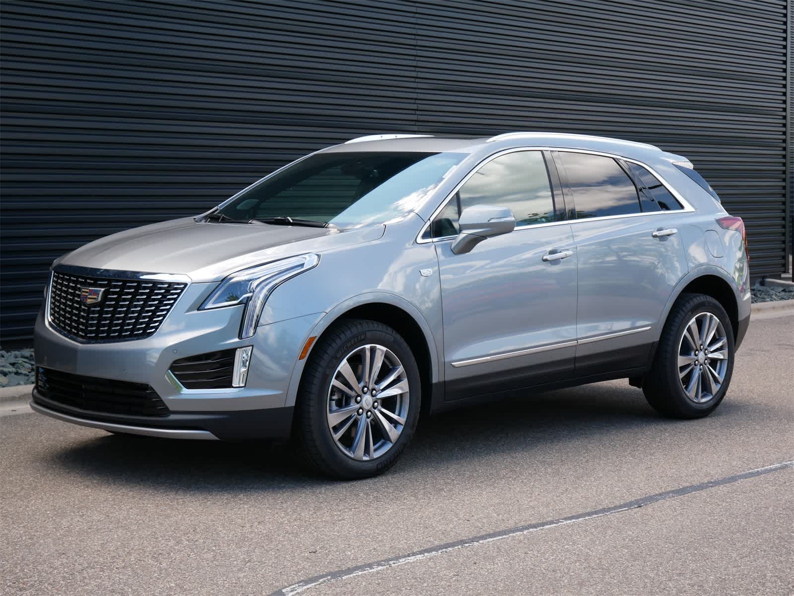 2025 Cadillac XT5 Premium Luxury -
                  Saint Paul, MN