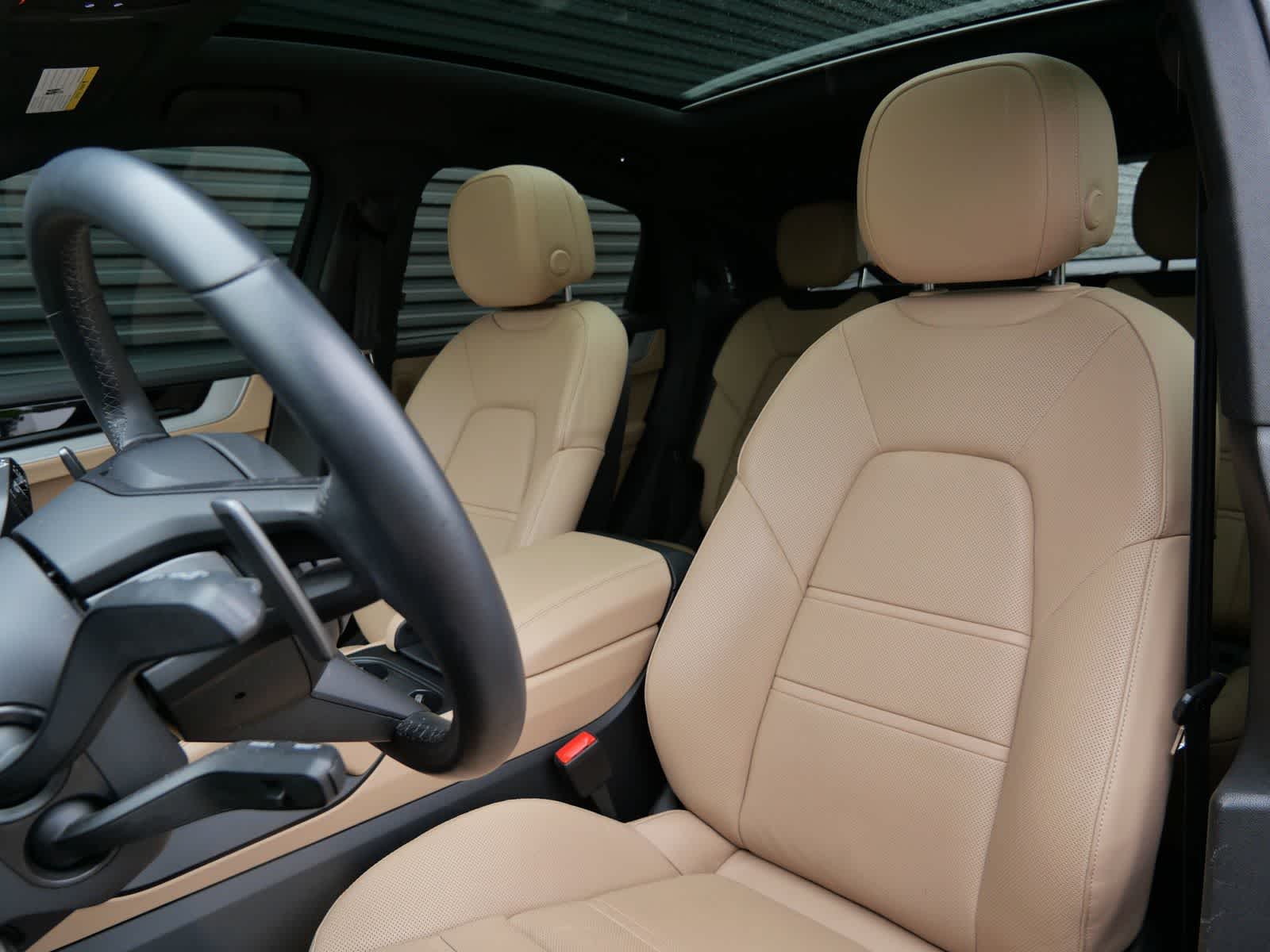 Thumbnail: 2024 Porsche Cayenne - 4