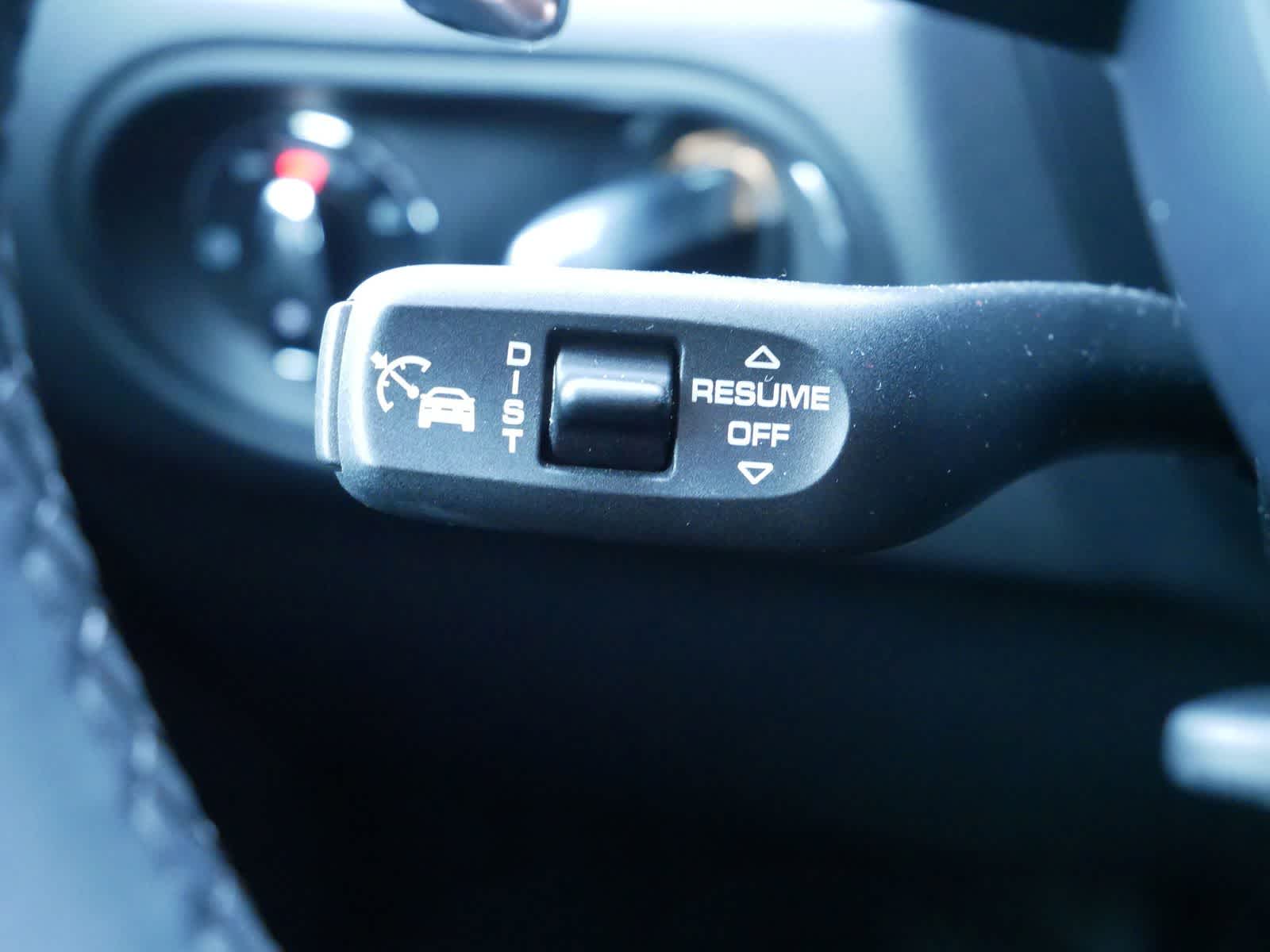 Thumbnail: 2025 Porsche Macan - 22