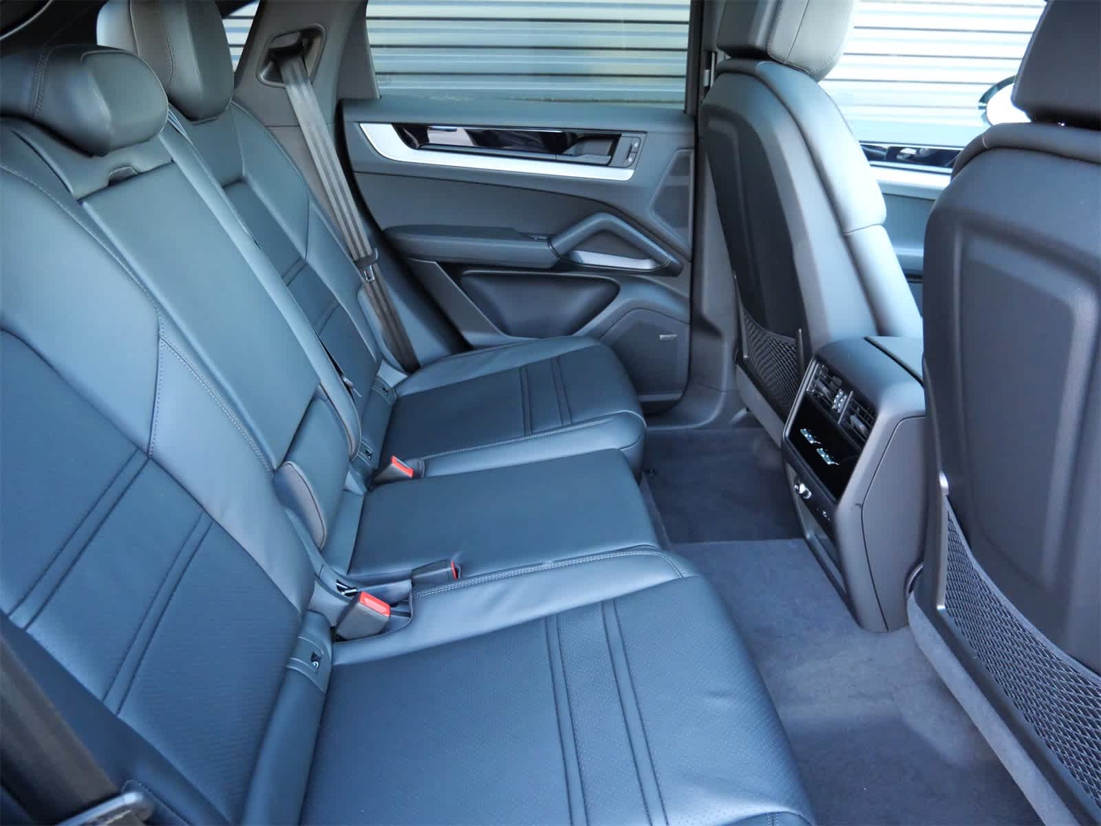 Thumbnail: 2026 Porsche Cayenne - 28