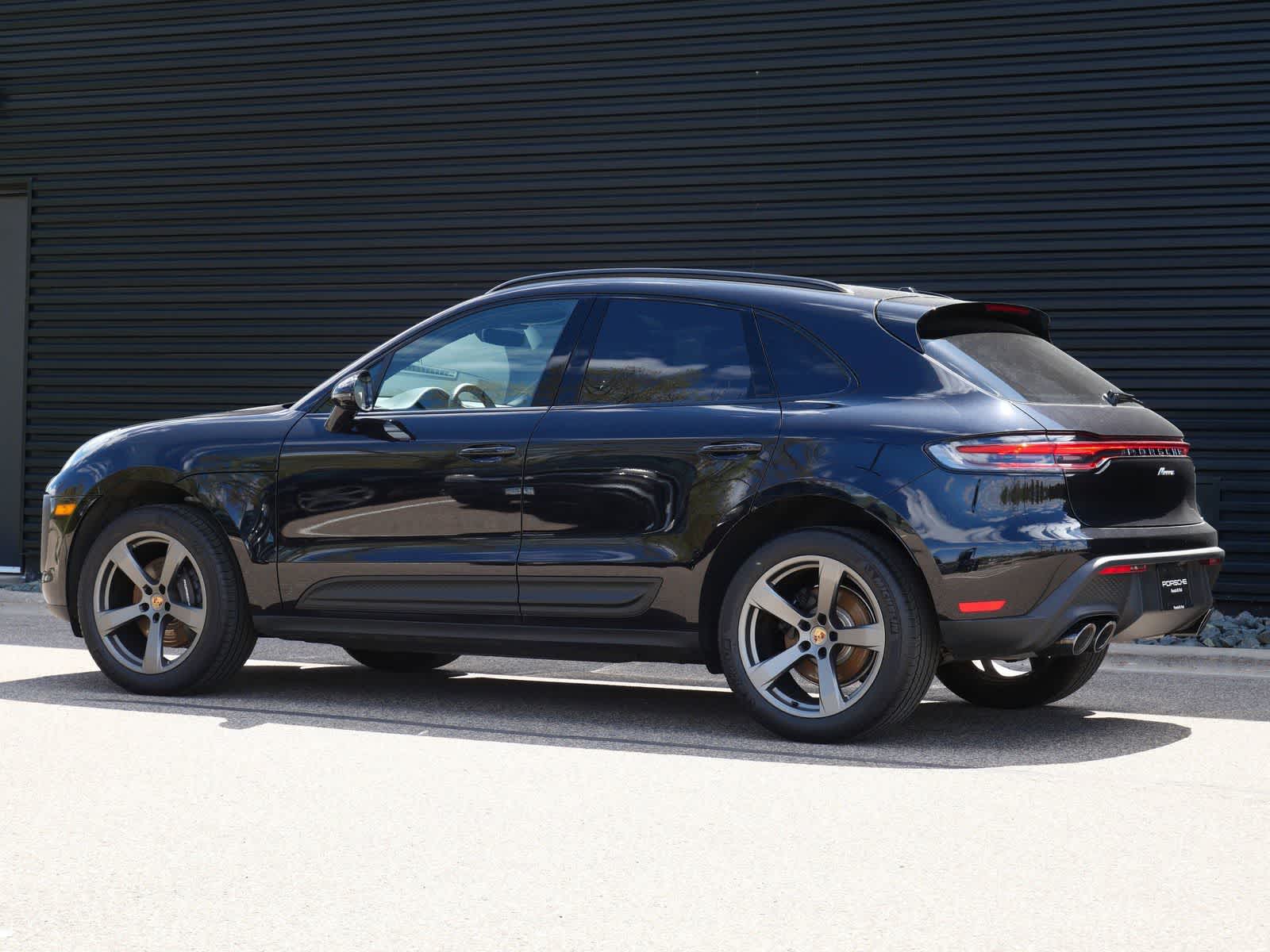 Thumbnail: 2026 Porsche Macan - 3