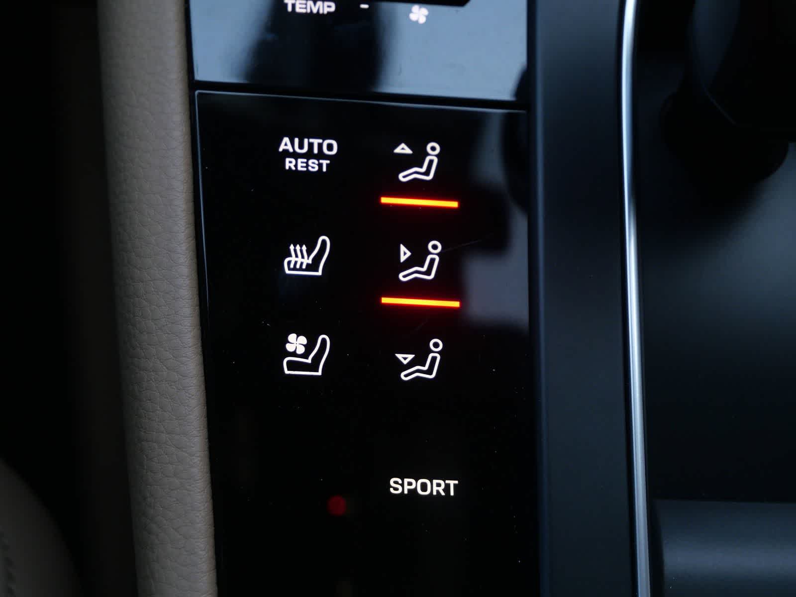 Thumbnail: 2024 Porsche Macan - 24