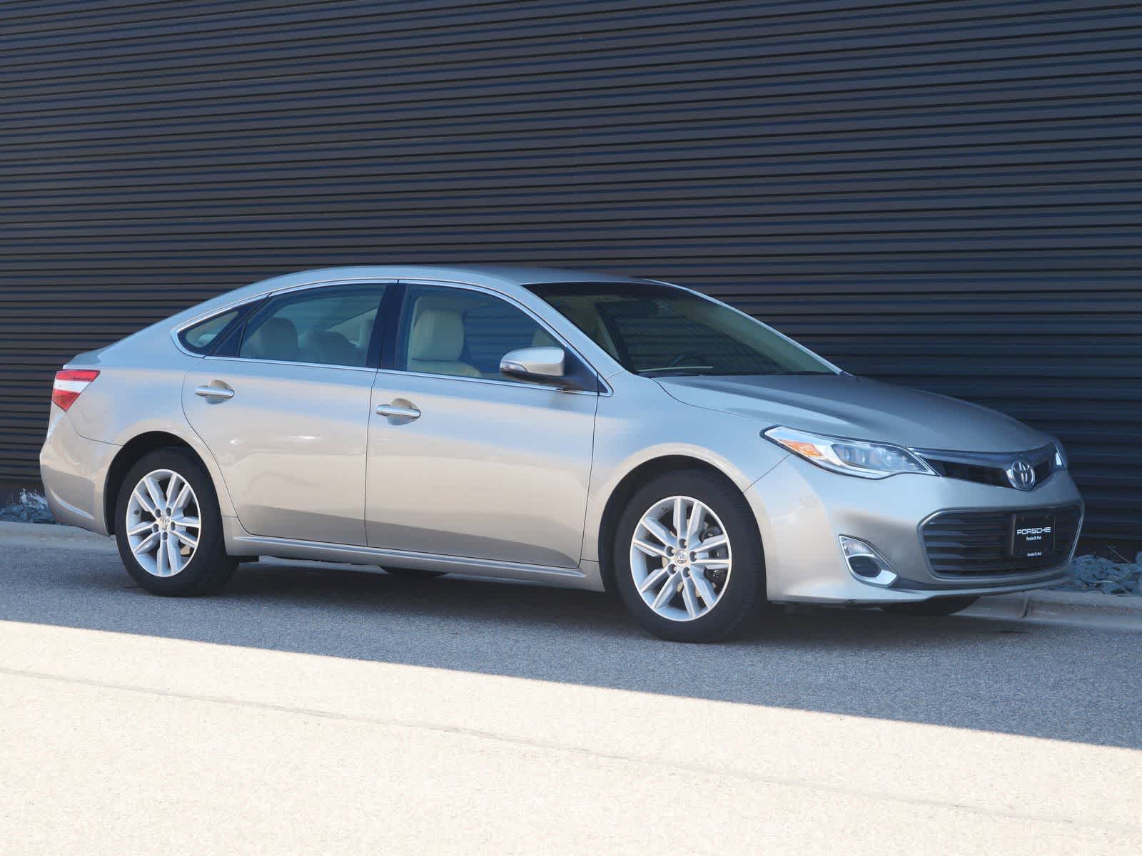 Thumbnail: 2013 Toyota Avalon - 27