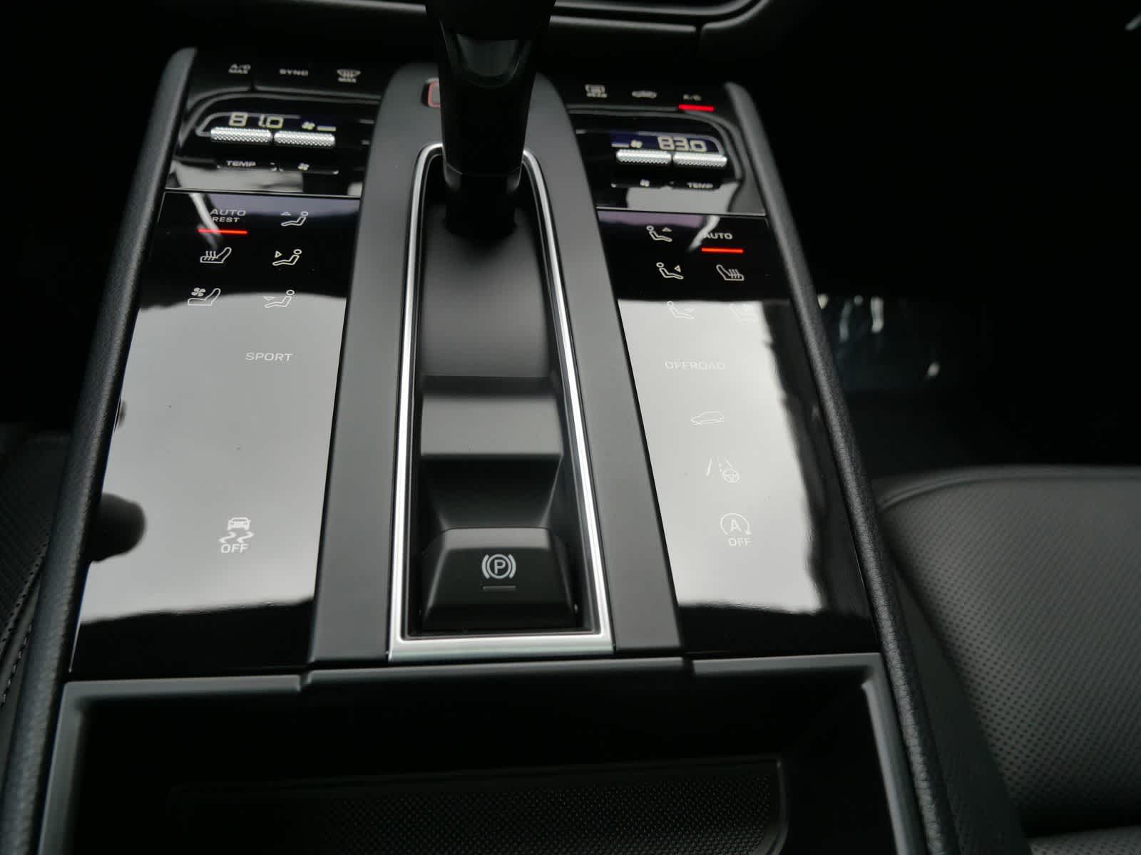 Thumbnail: 2026 Porsche Macan - 20