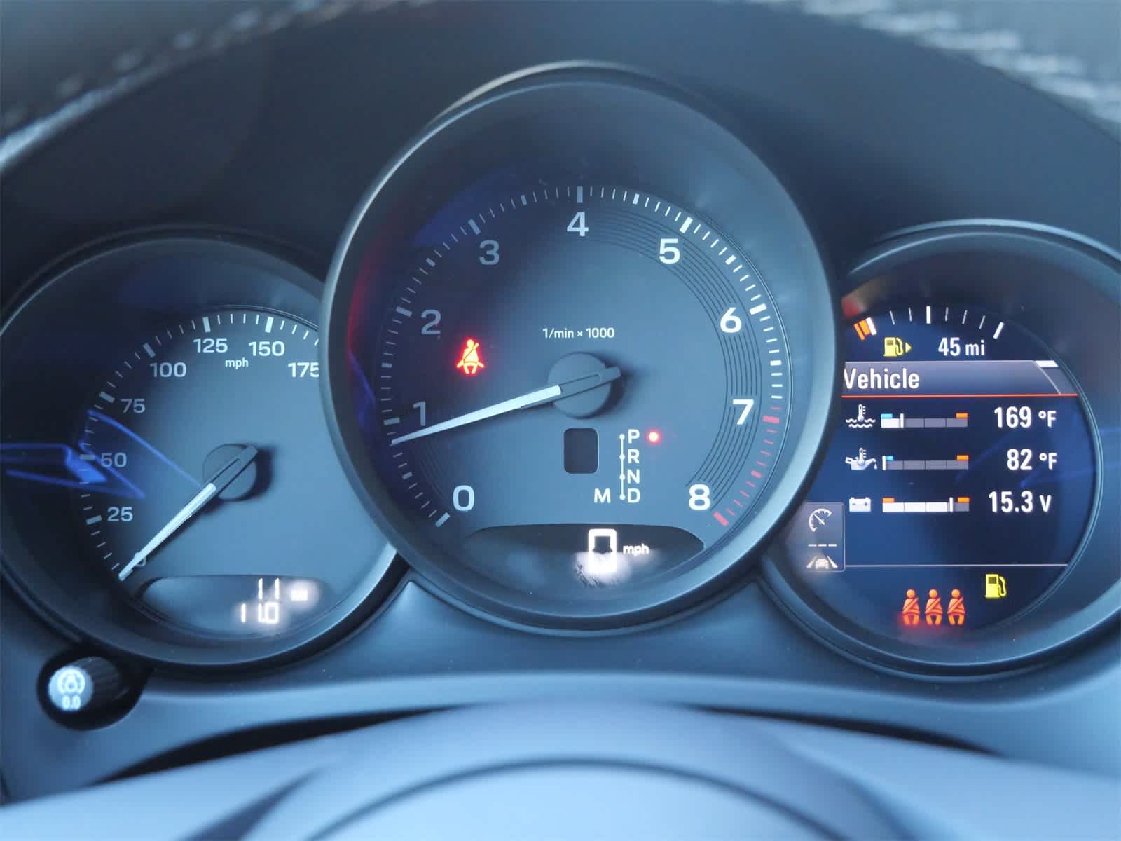 Thumbnail: 2026 Porsche Macan - 22