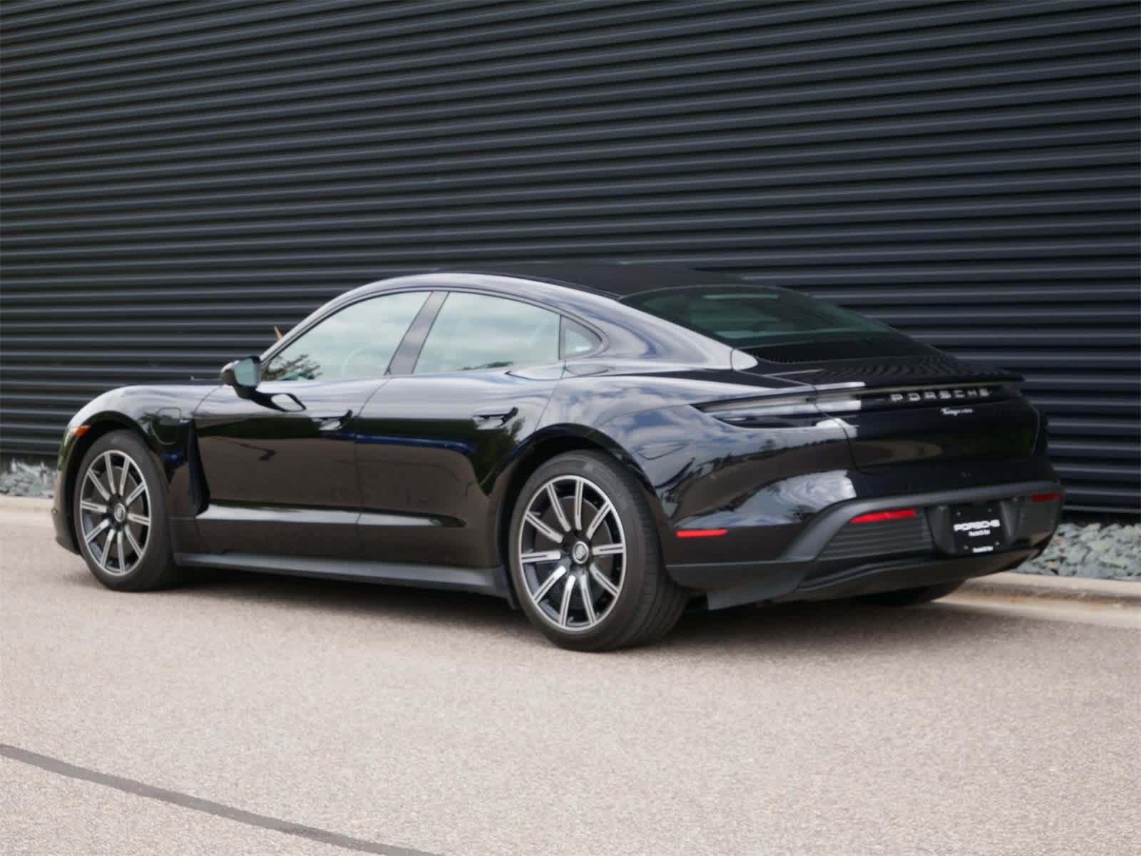 Thumbnail: 2023 Porsche Taycan - 3