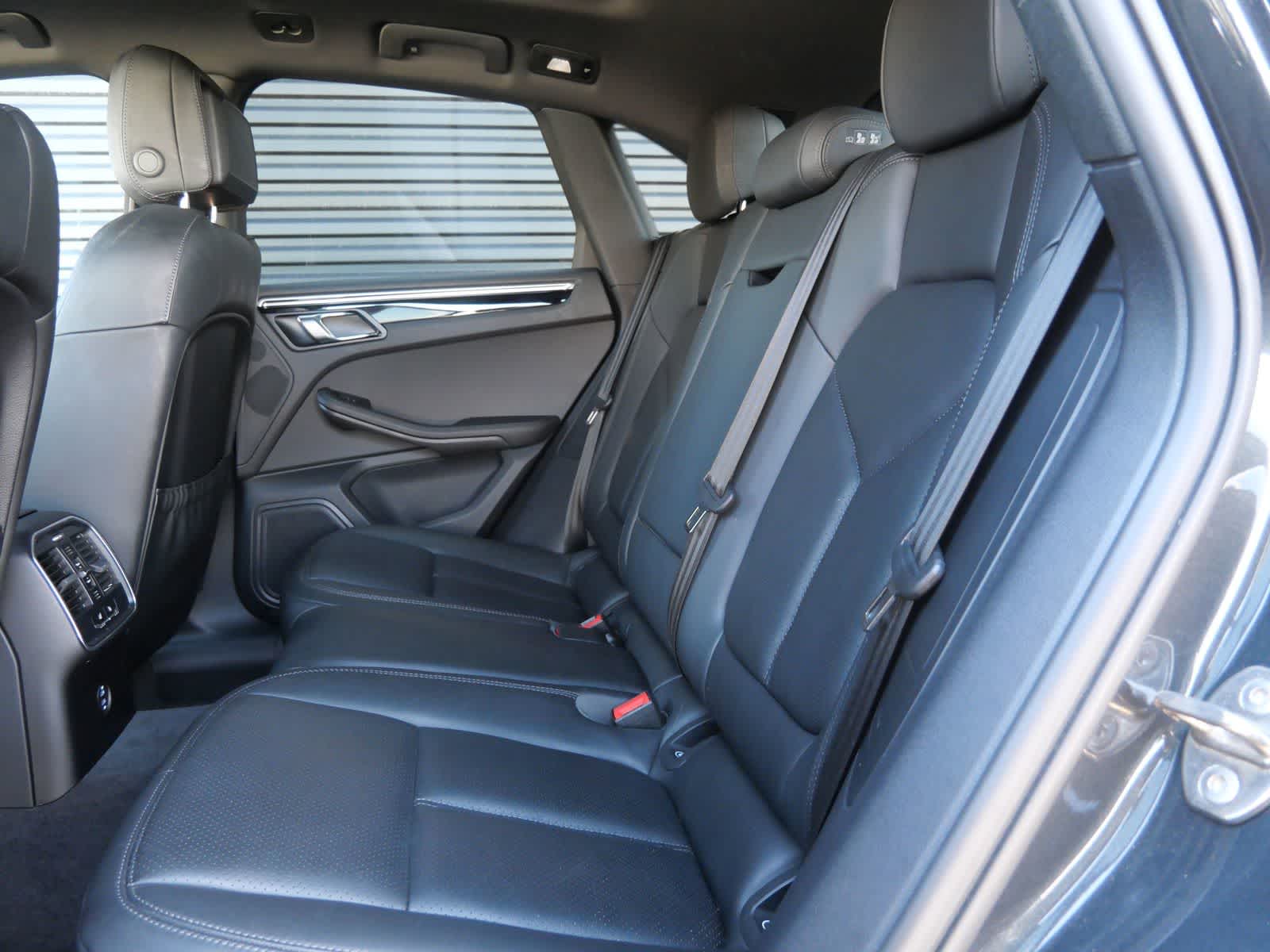 Thumbnail: 2023 Porsche Macan - 11