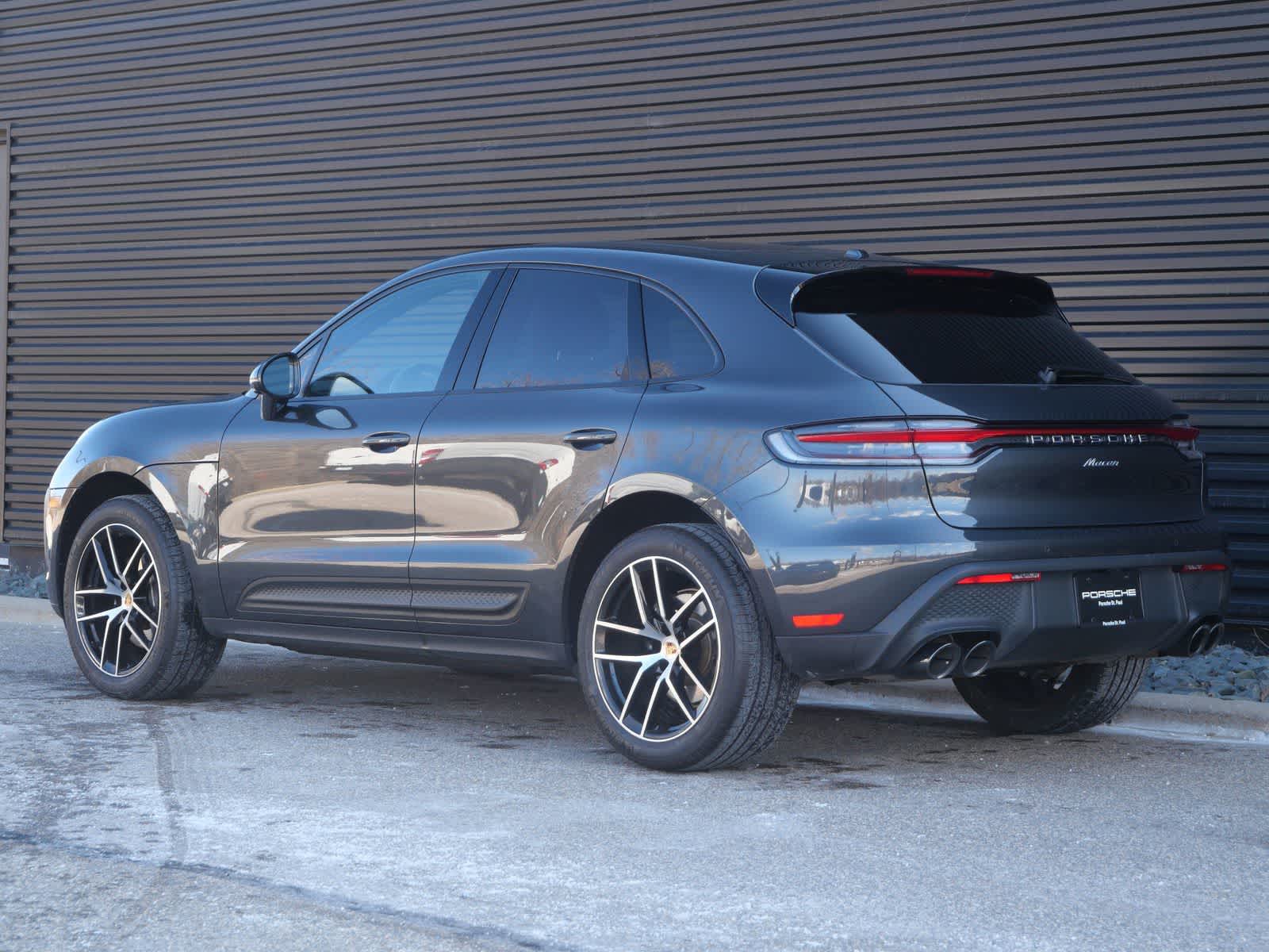 Thumbnail: 2023 Porsche Macan - 3