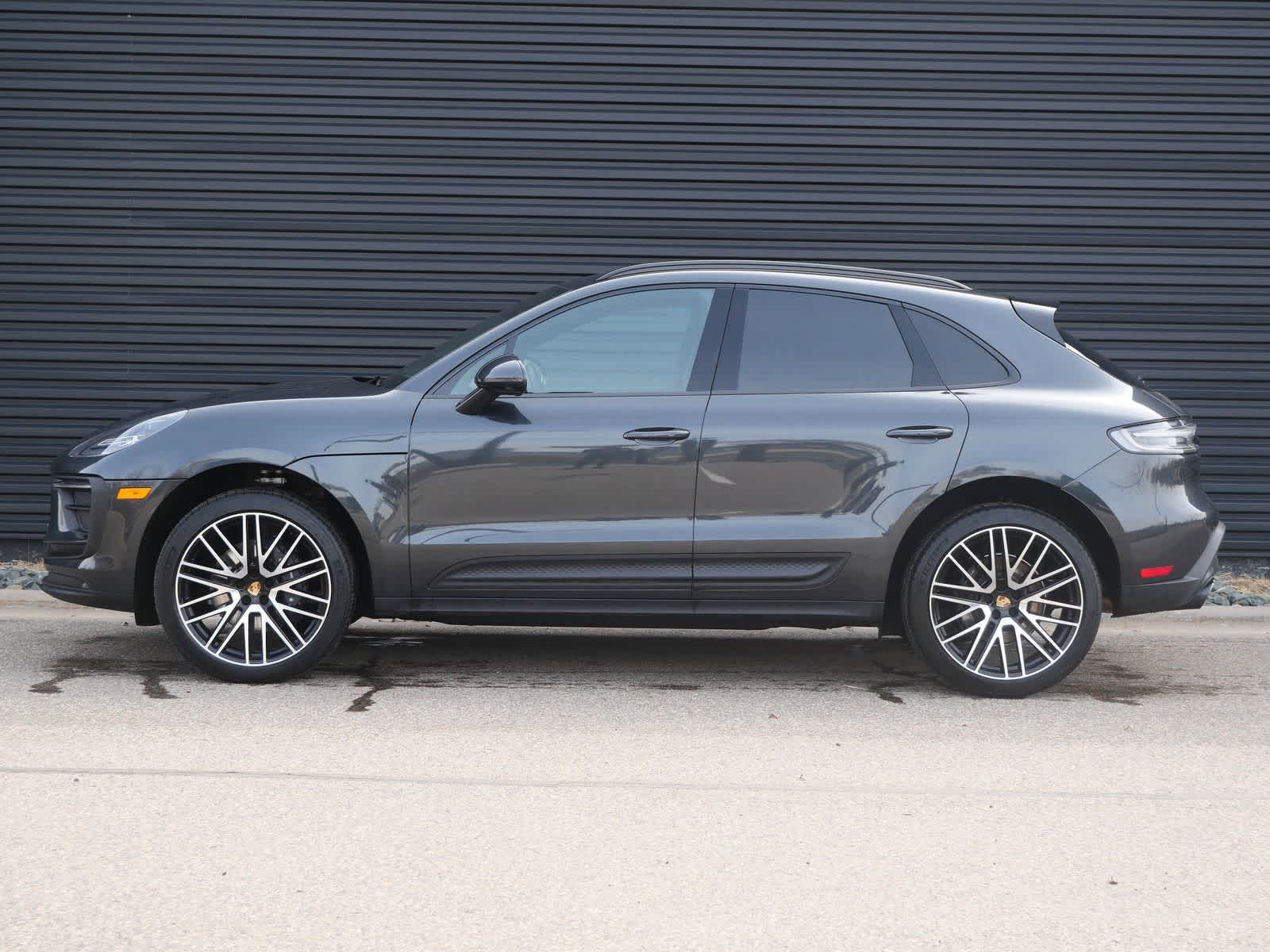 Thumbnail: 2026 Porsche Macan - 2