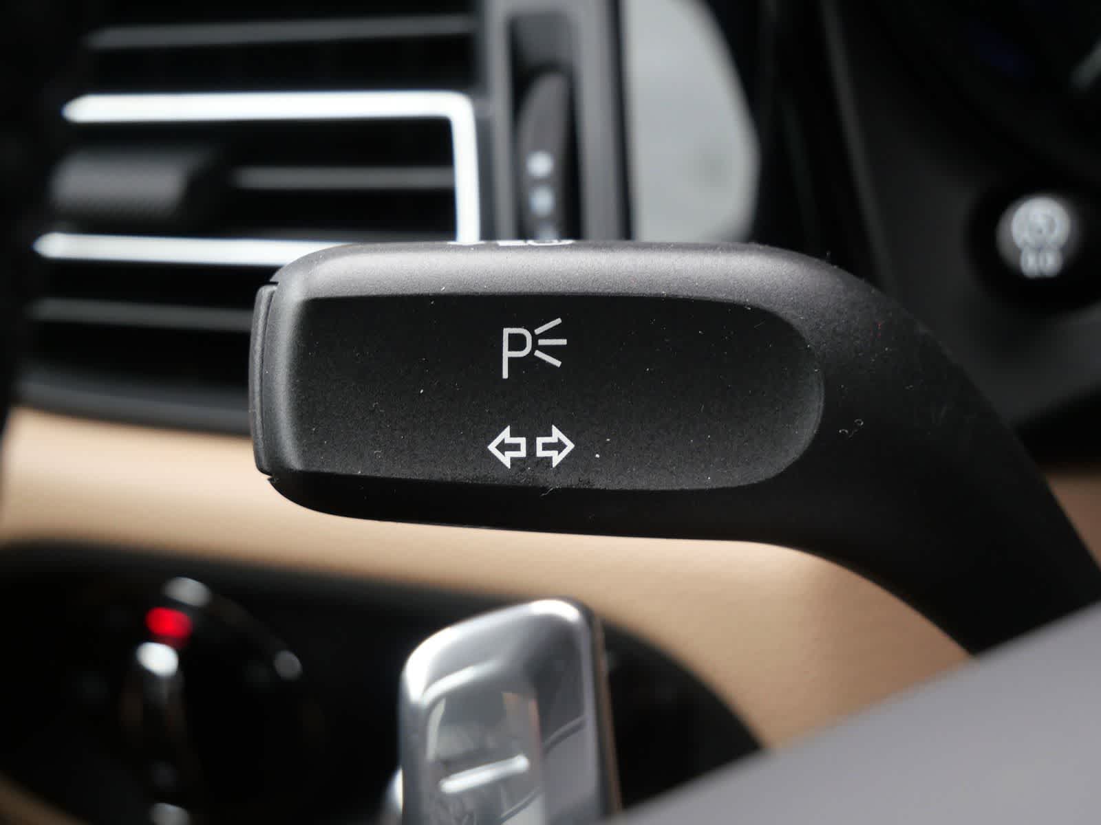 Thumbnail: 2026 Porsche Macan - 26