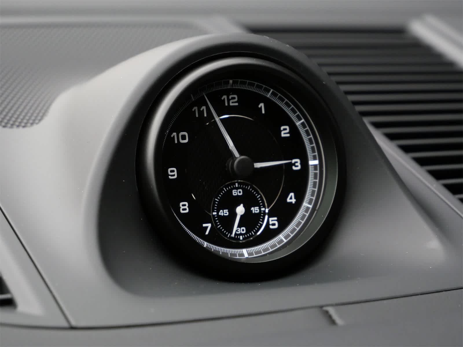 Thumbnail: 2026 Porsche Macan - 14