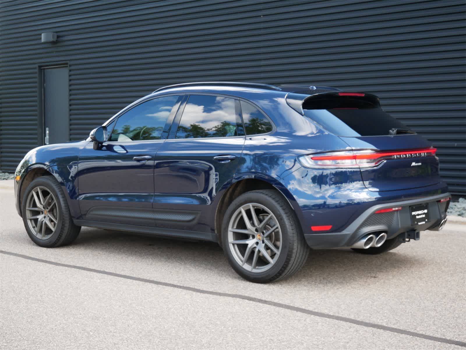 Thumbnail: 2022 Porsche Macan - 3