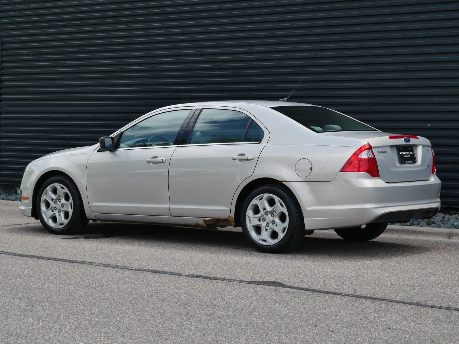 Thumbnail: 2010 Ford Fusion - 3