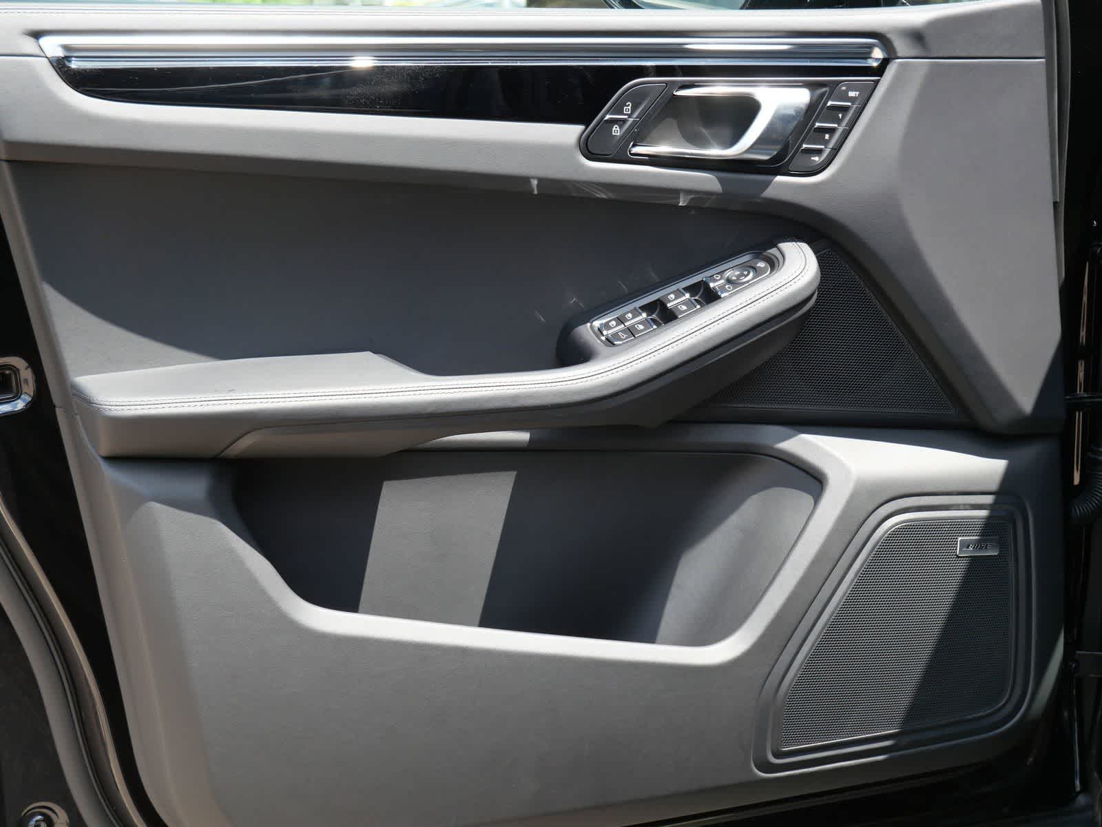 Thumbnail: 2025 Porsche Macan - 9