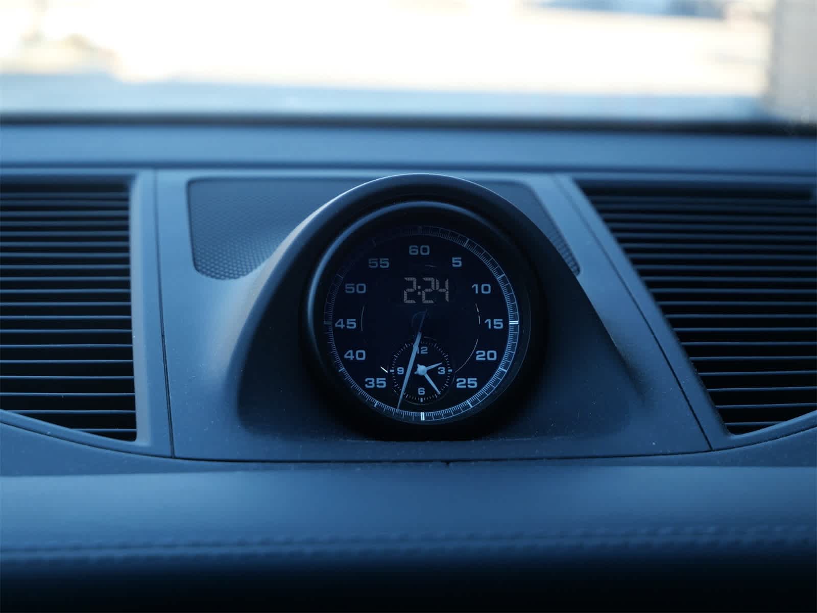 Thumbnail: 2024 Porsche Macan - 28