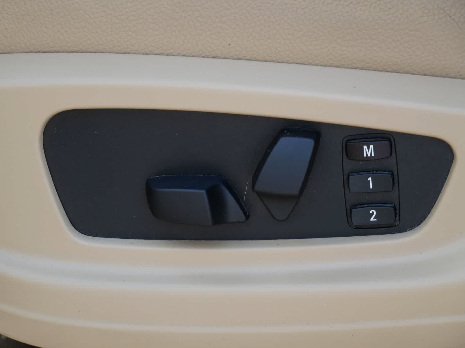Thumbnail: 2013 BMW X5 - 10
