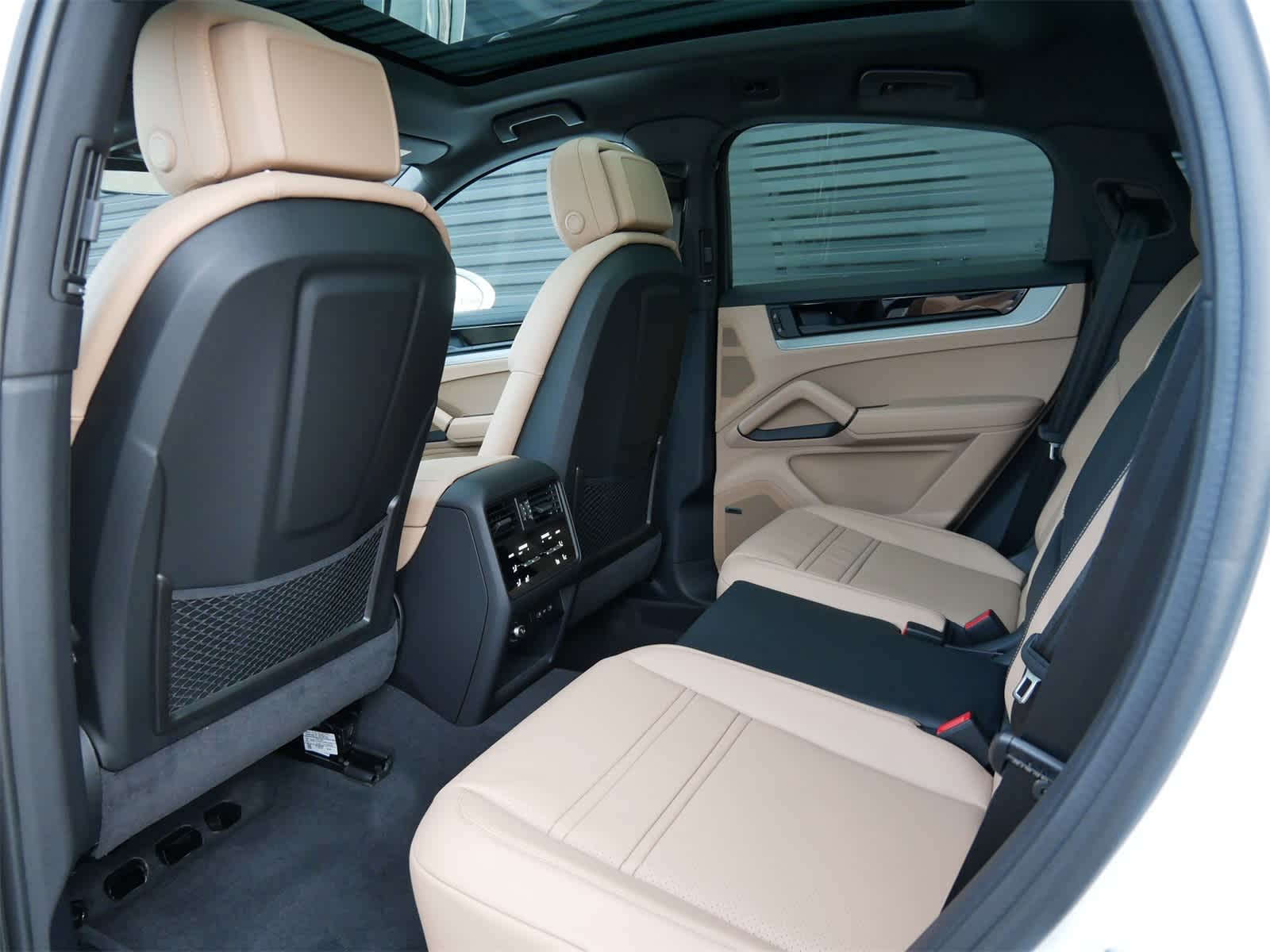 Thumbnail: 2026 Porsche Cayenne - 11