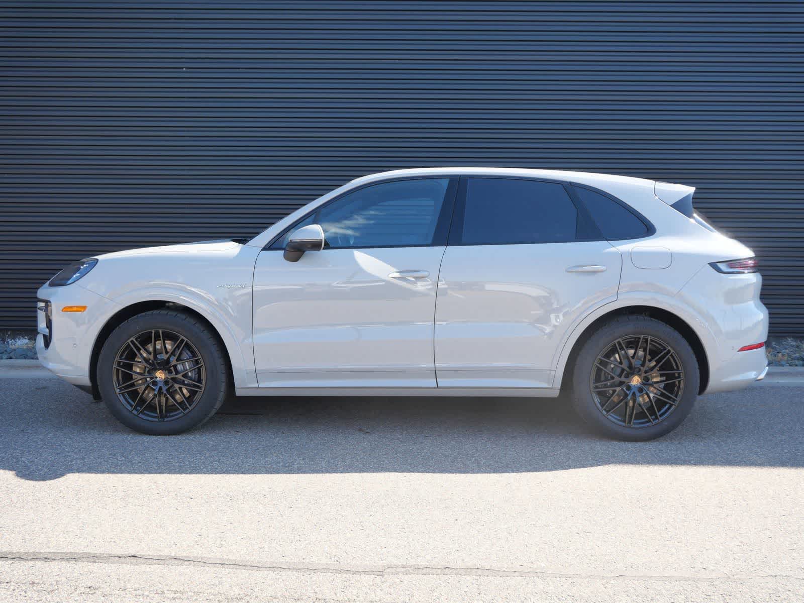 Thumbnail: 2026 Porsche Cayenne - 2