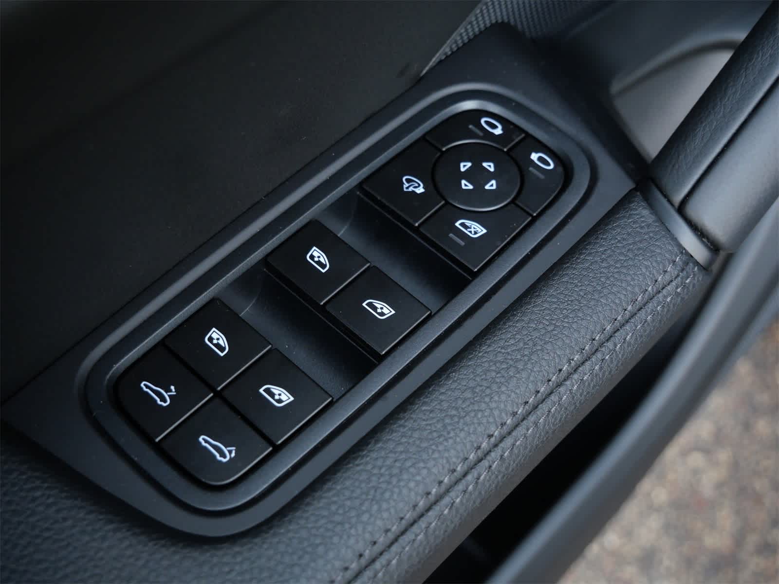 Thumbnail: 2026 Porsche Cayenne - 12