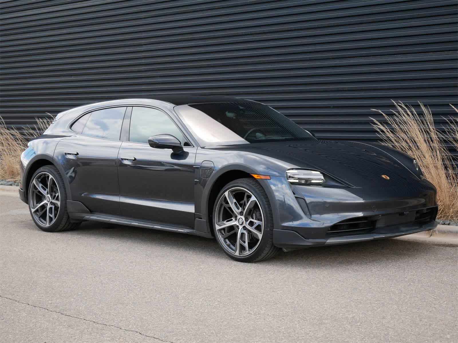 Thumbnail: 2021 Porsche Taycan - 29