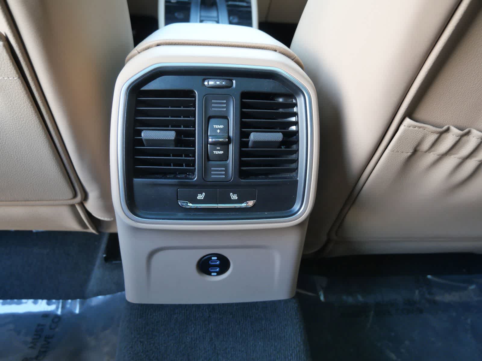 Thumbnail: 2024 Porsche Macan - 12