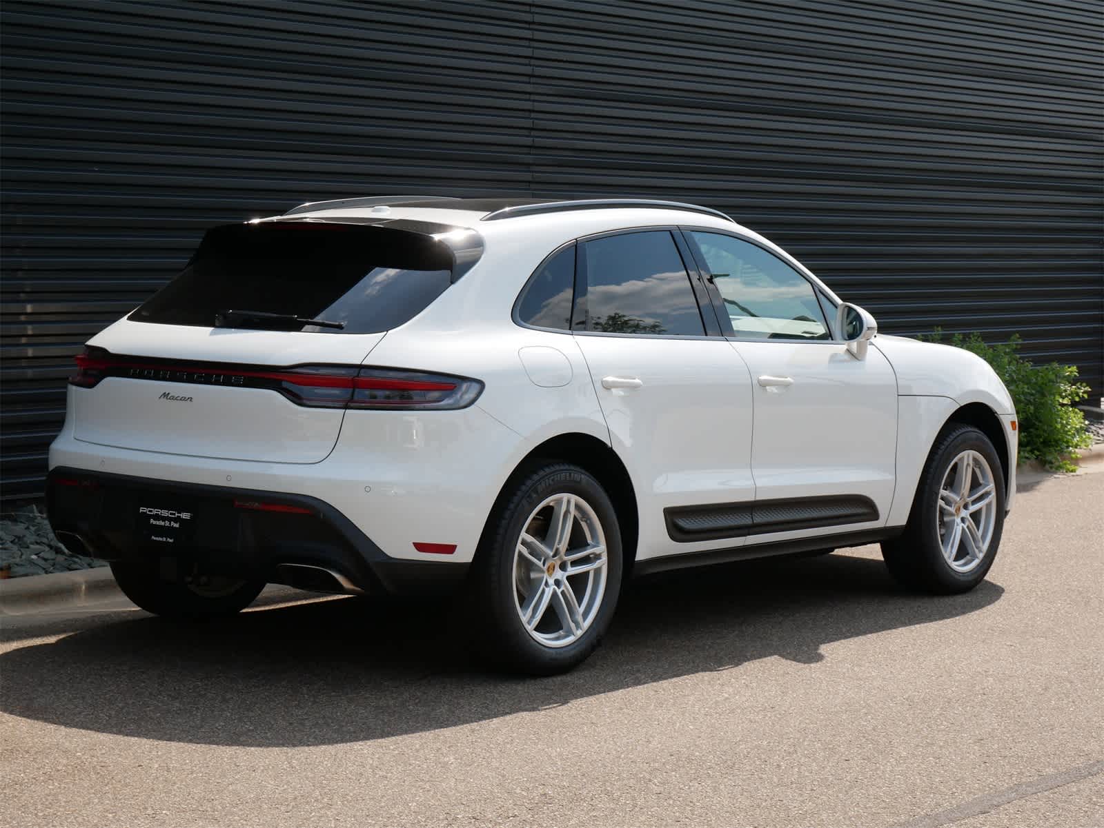 Thumbnail: 2025 Porsche Macan - 27