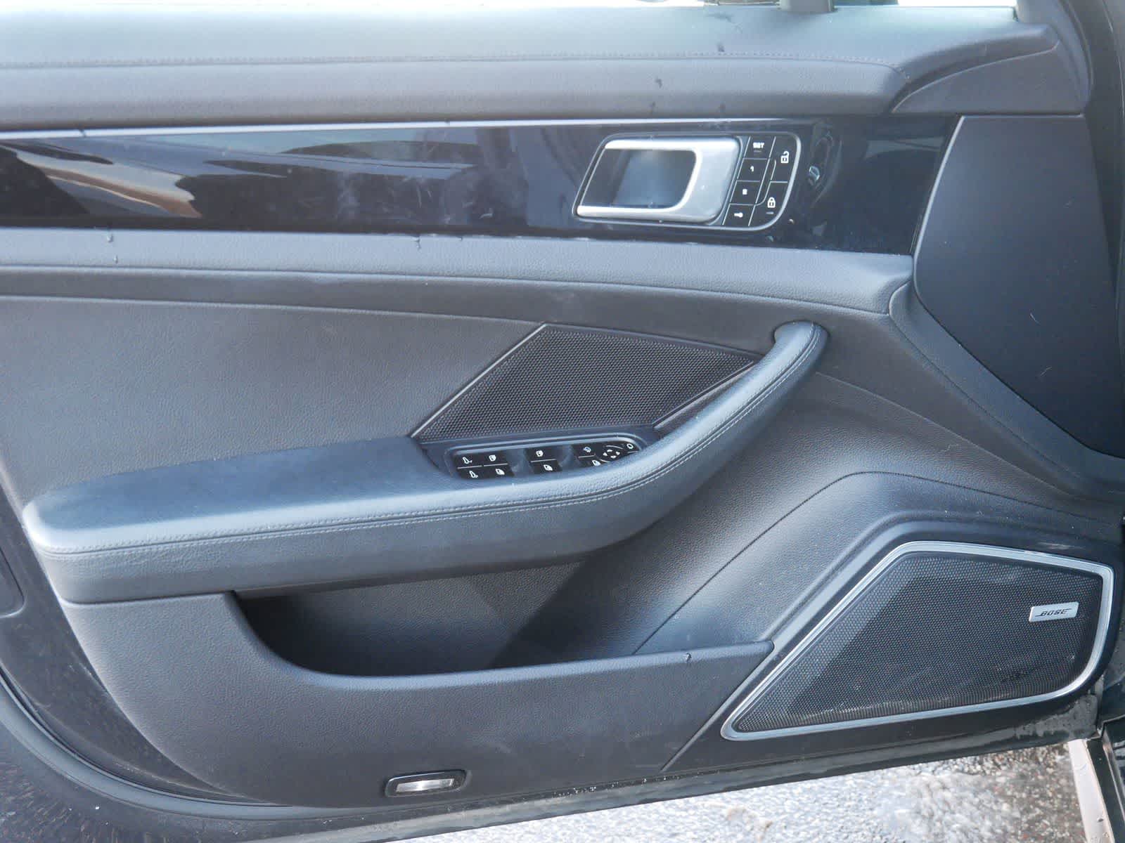 Thumbnail: 2020 Porsche Panamera - 9