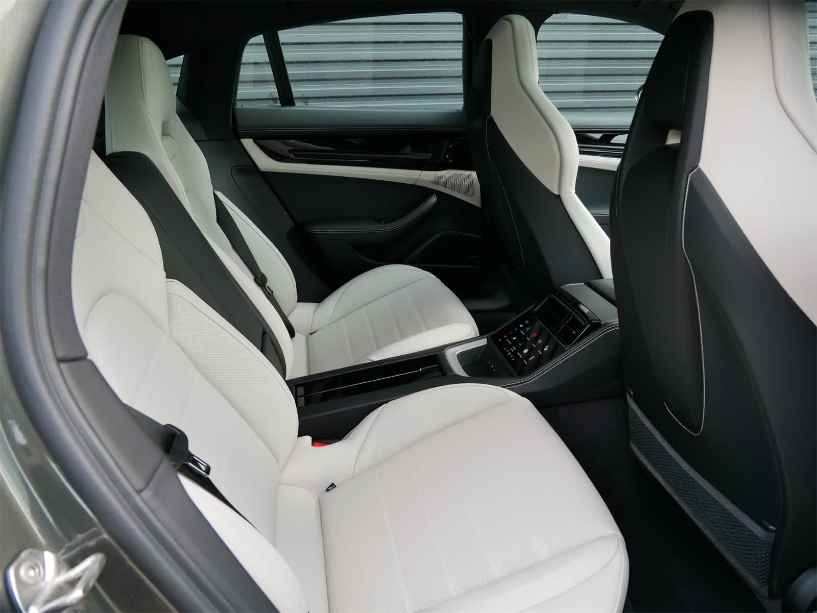 Thumbnail: 2025 Porsche Panamera - 31