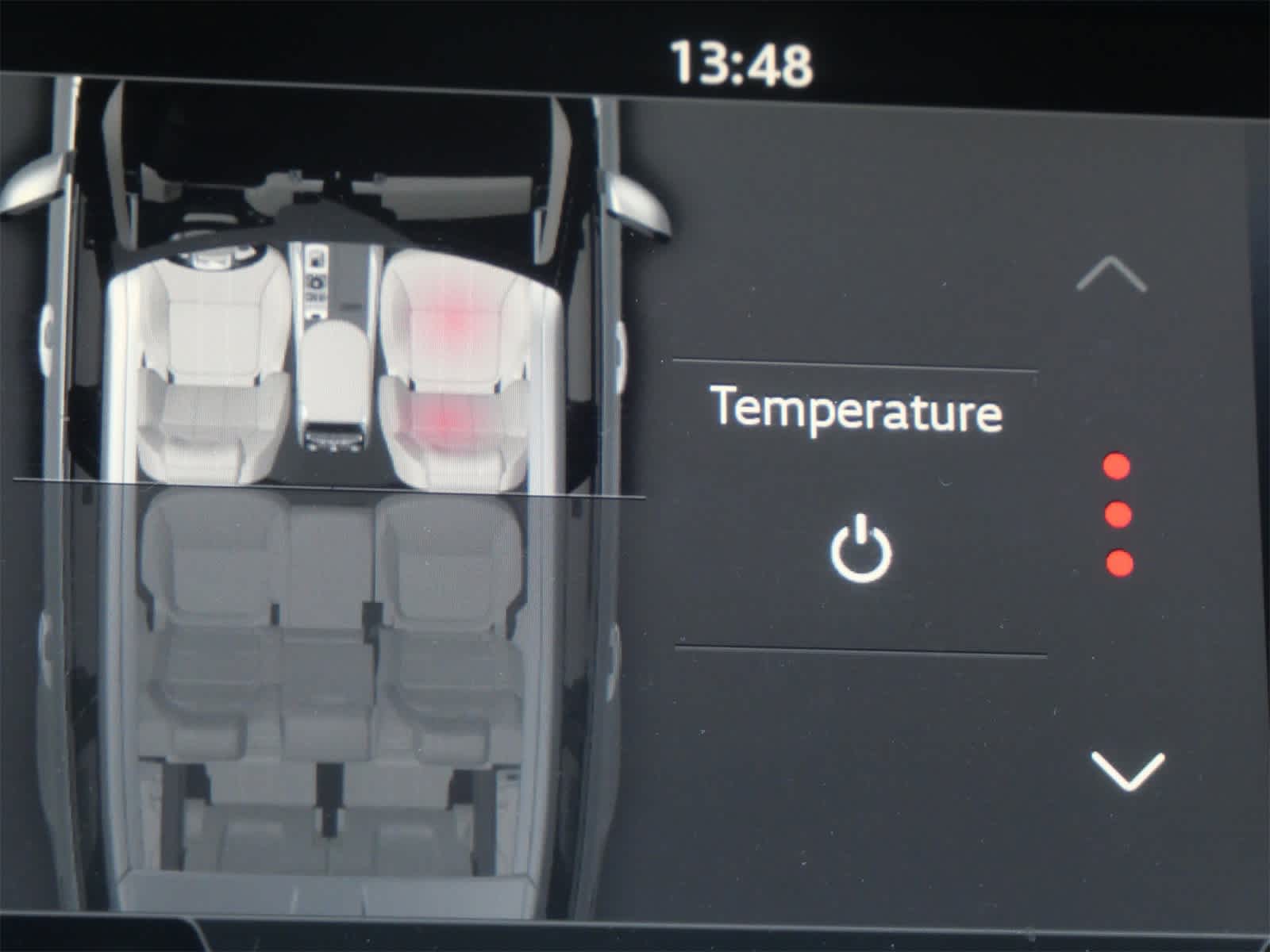 Thumbnail: 2018 Land Rover Discovery - 25