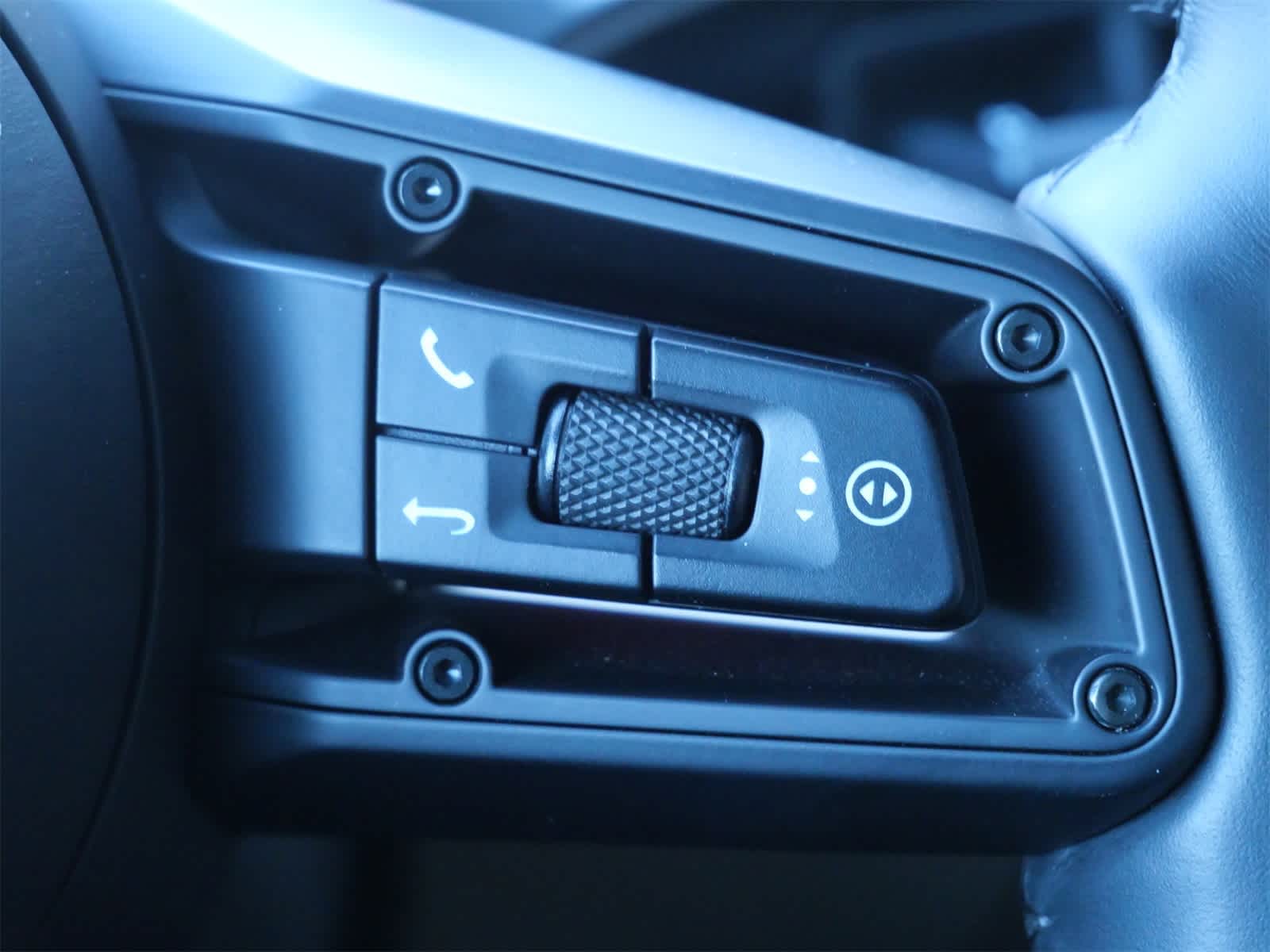 Thumbnail: 2020 Porsche Taycan - 17