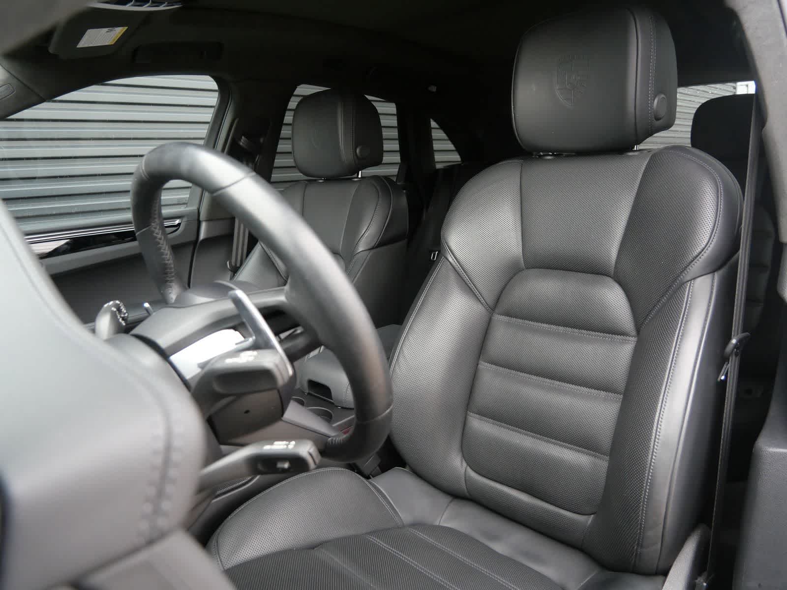 Thumbnail: 2023 Porsche Macan - 5