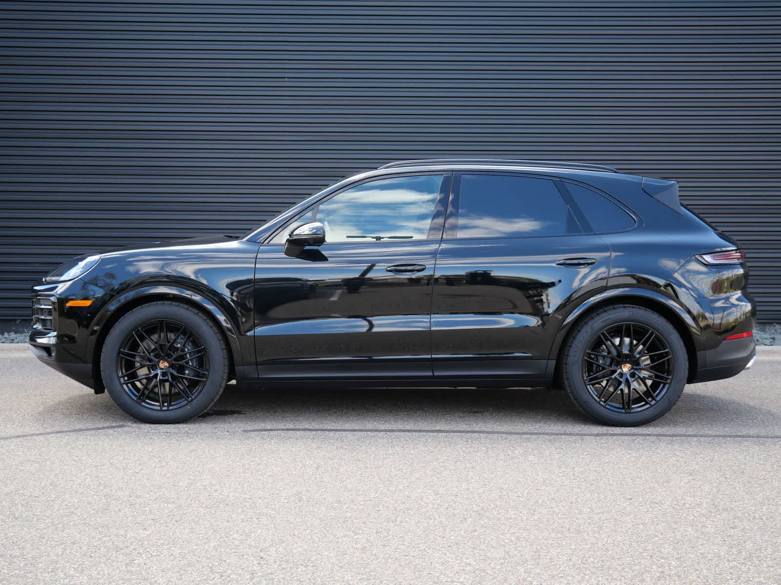 Thumbnail: 2026 Porsche Cayenne - 2