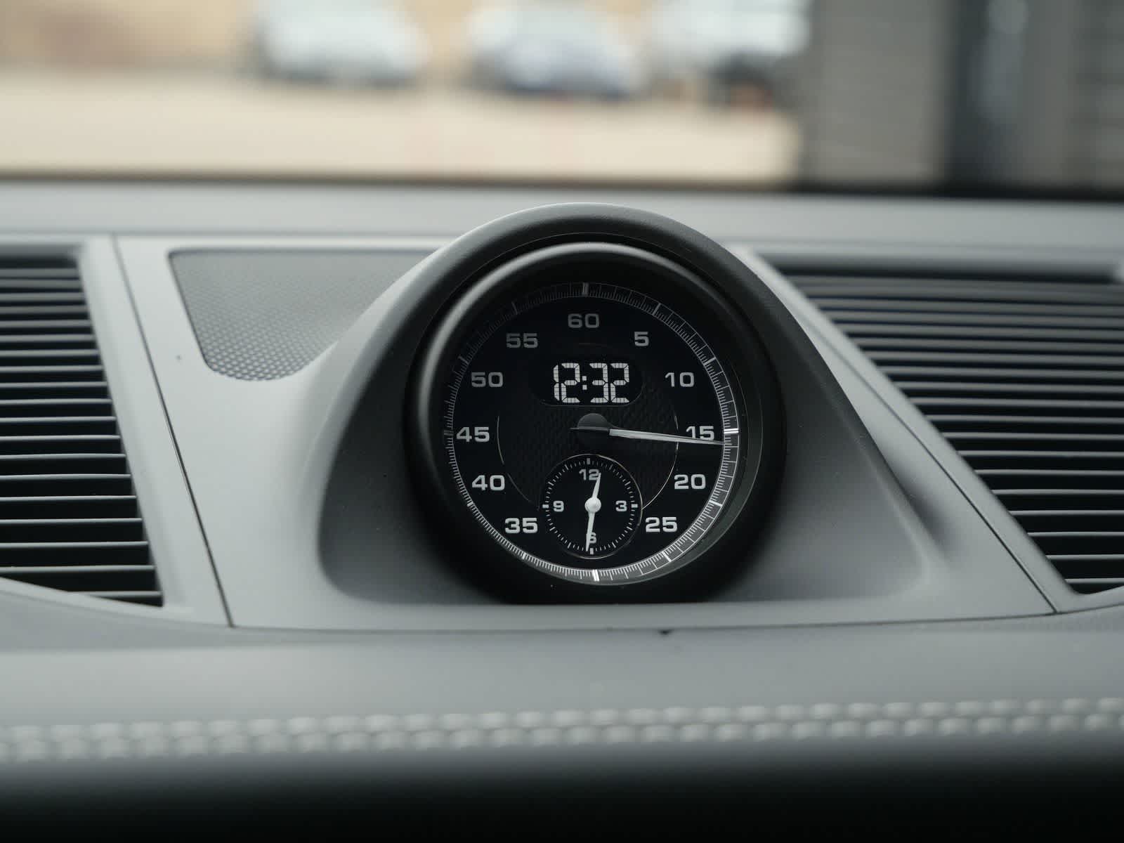 Thumbnail: 2026 Porsche Macan - 28