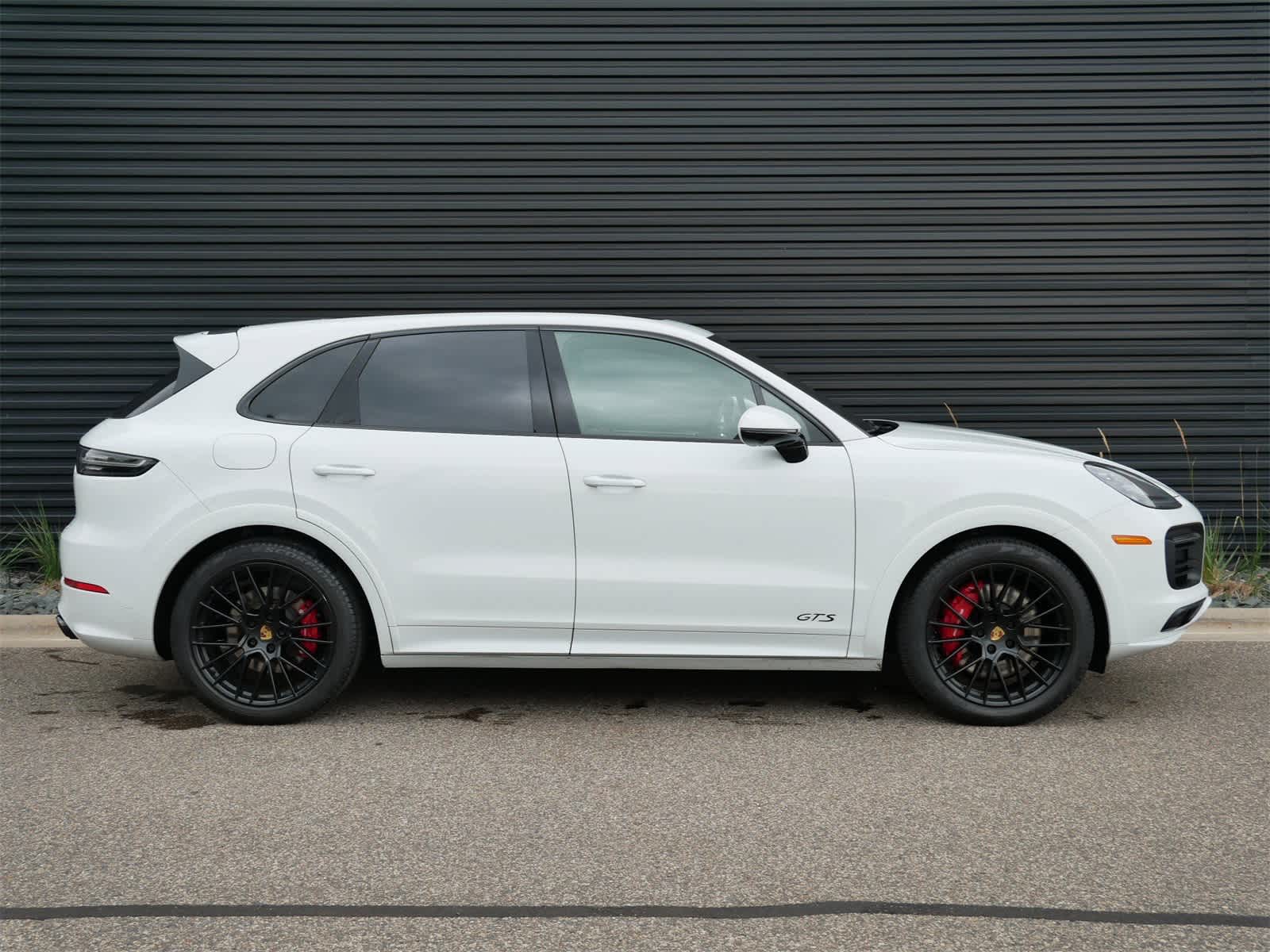 Thumbnail: 2022 Porsche Cayenne - 24