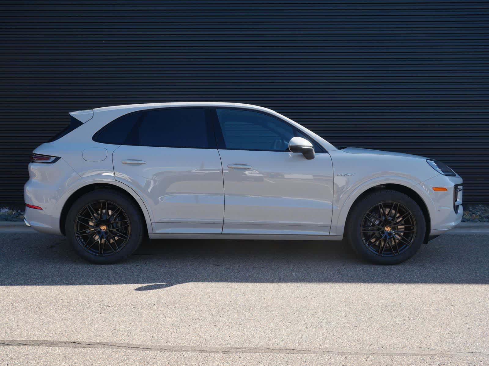 Thumbnail: 2026 Porsche Cayenne - 27