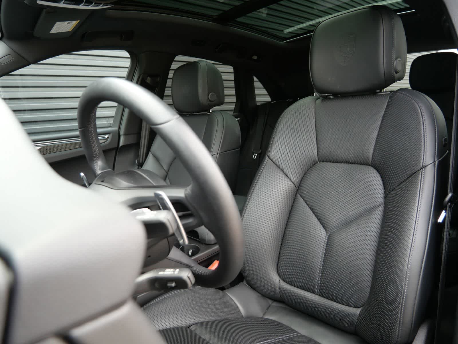 Thumbnail: 2025 Porsche Macan - 5