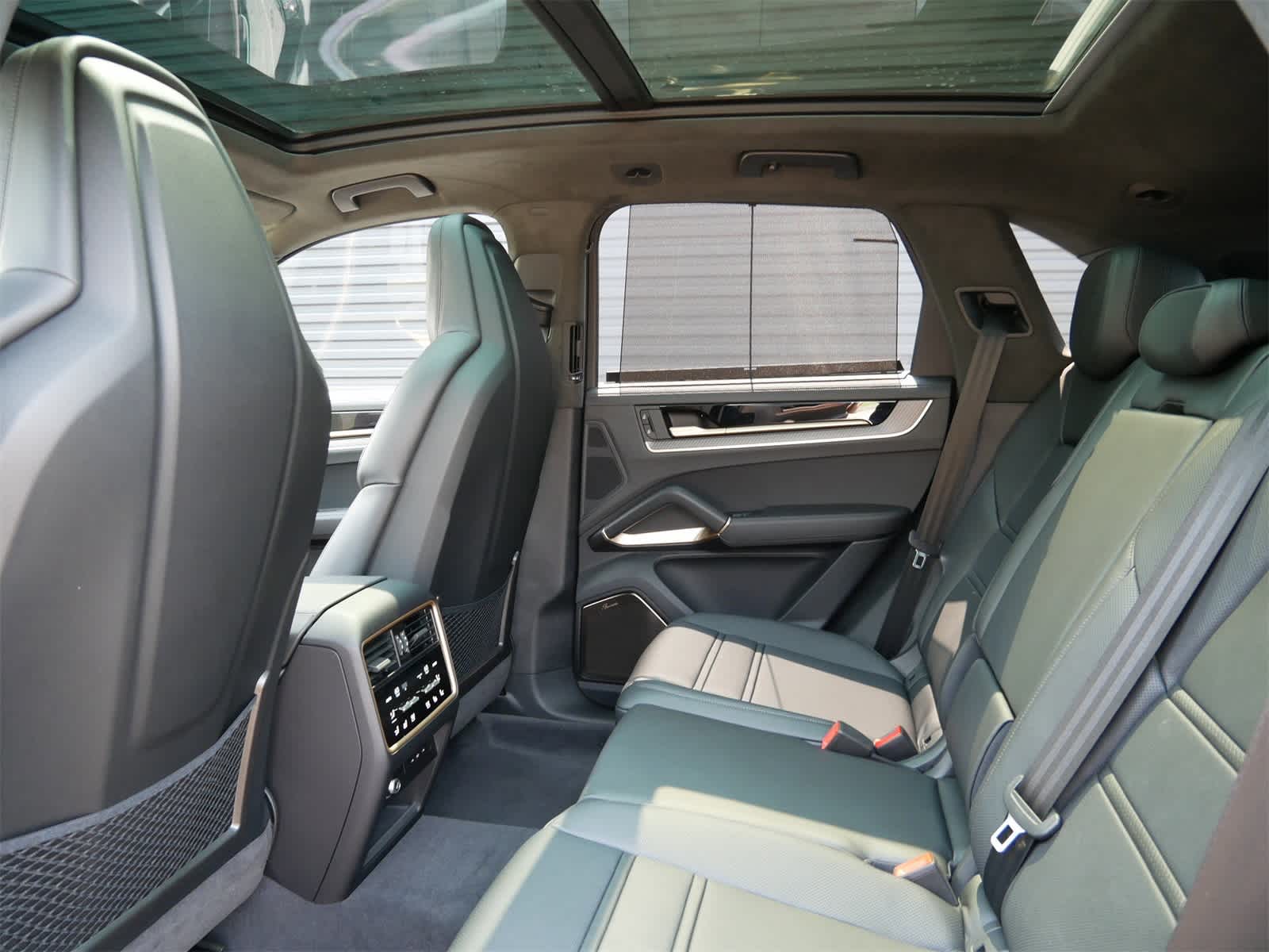 Thumbnail: 2025 Porsche Cayenne - 10