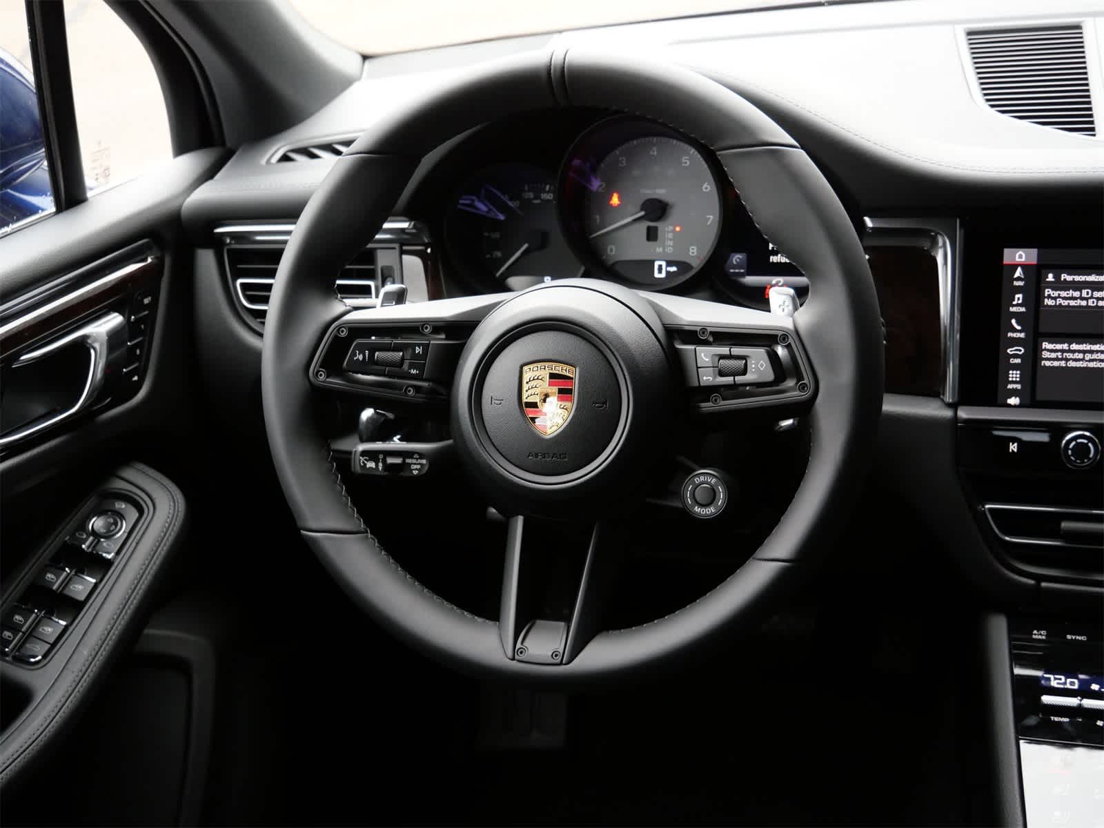 Thumbnail: 2026 Porsche Macan - 9