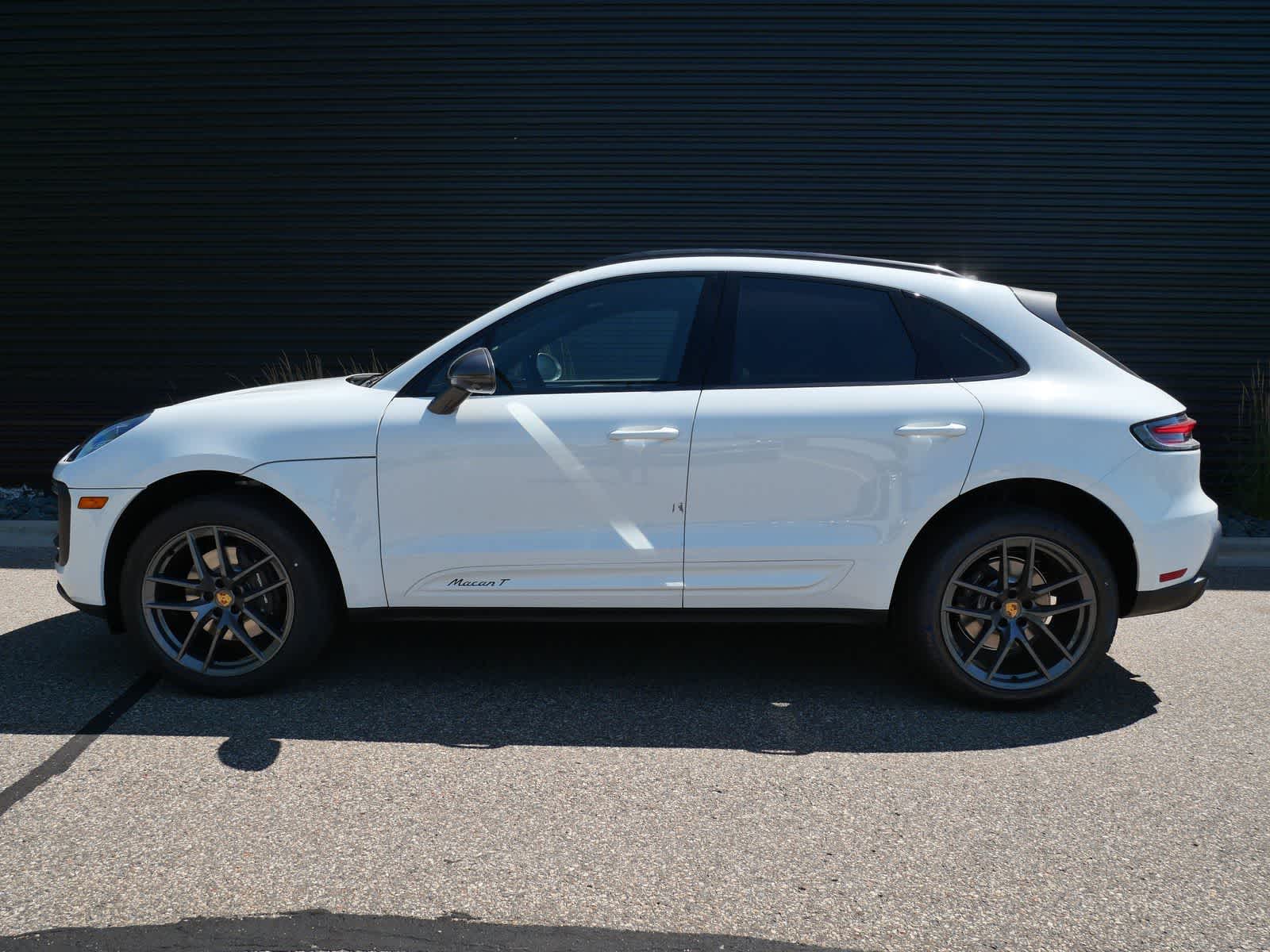 Thumbnail: 2026 Porsche Macan - 2