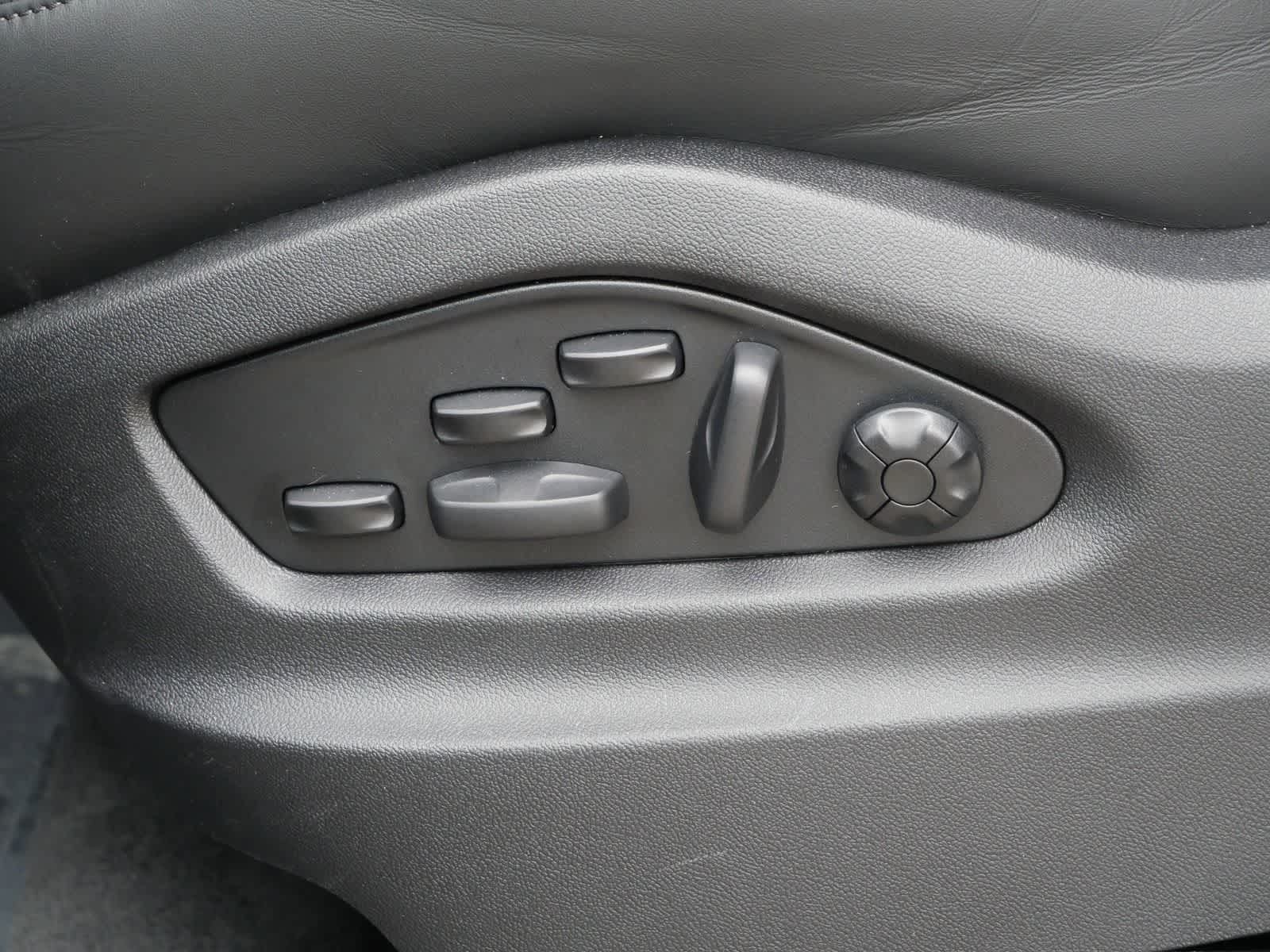 Thumbnail: 2026 Porsche Cayenne - 10